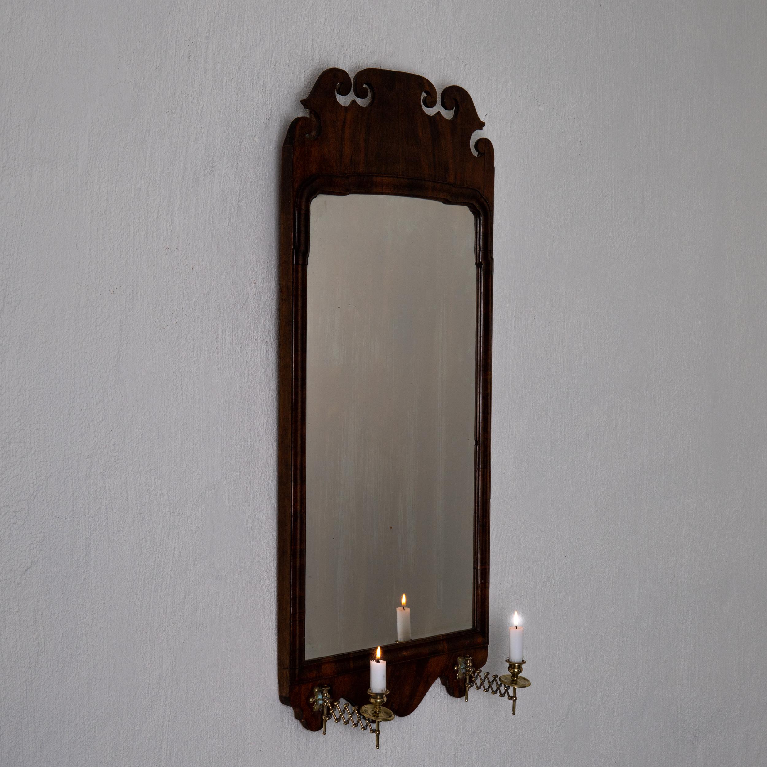 Grande applique à miroir anglaise du 18ème siècle en acajou avec 2 chandeliers, Angleterre en vente 6