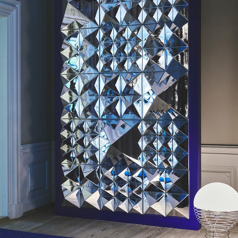 Mid-Century Modern Sculptures miroir 1 pyramide en vente