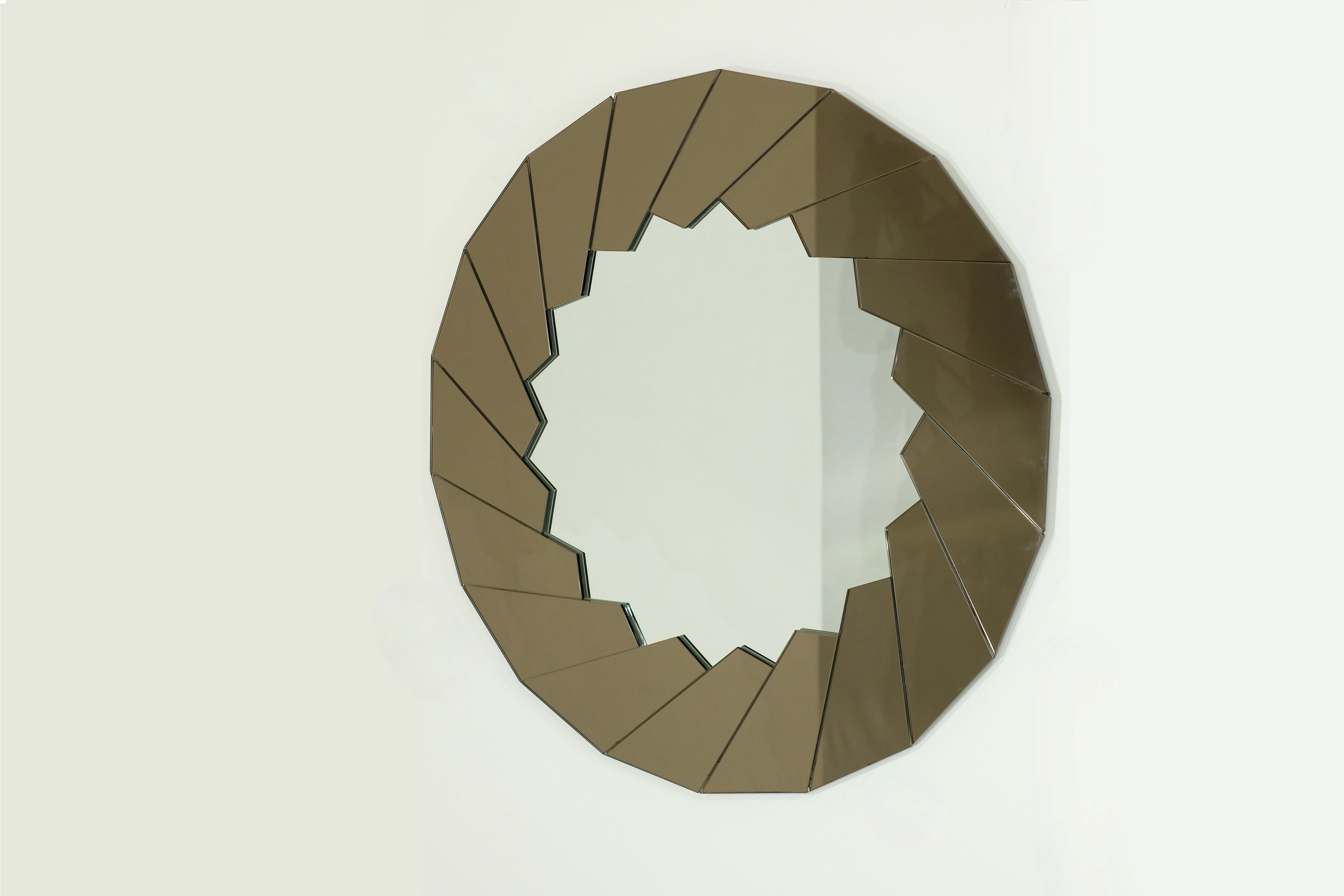 Mid-Century Modern Mirror Semiramide attributed to Gae Aulenti for Fontana Arte - 1970s For Sale