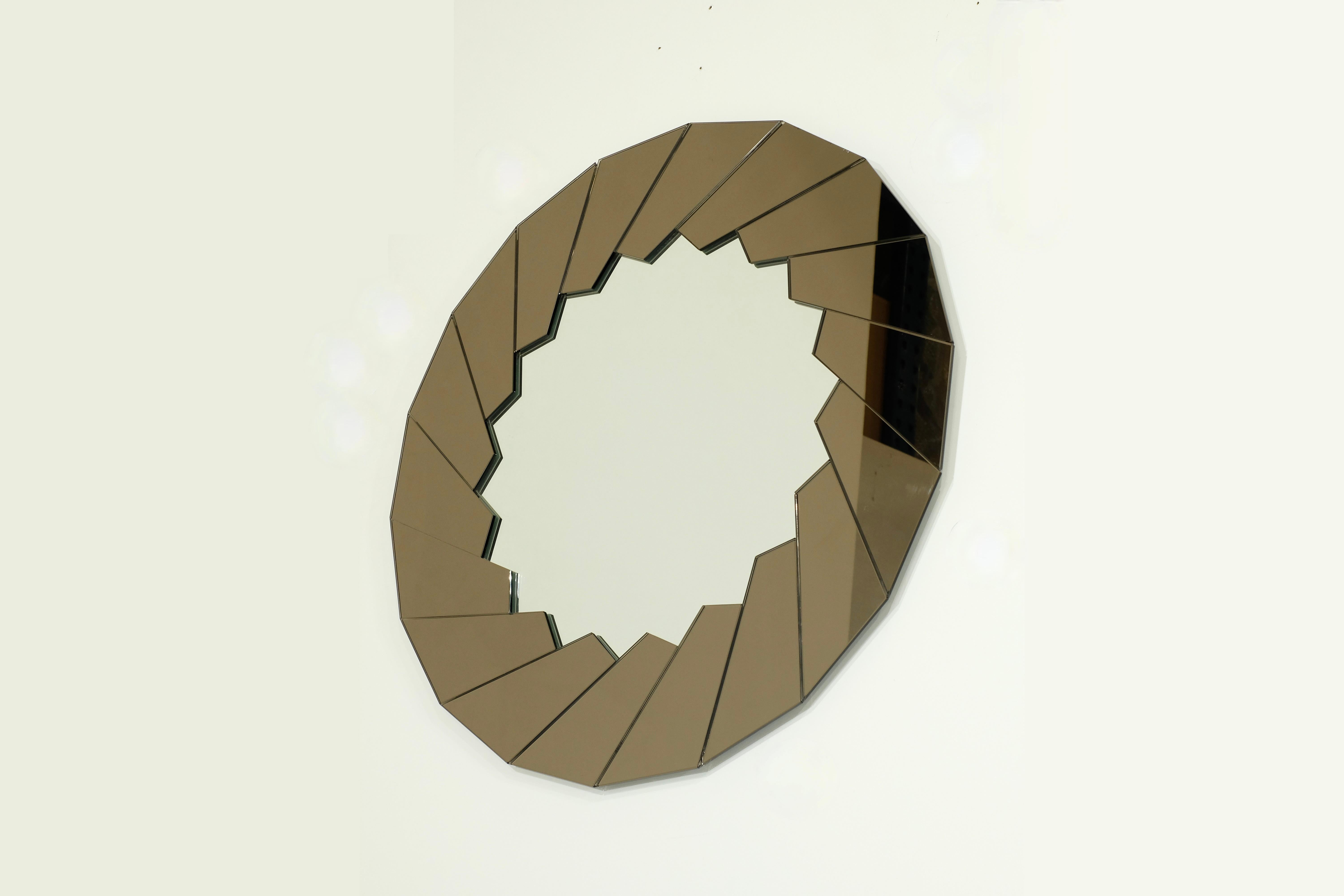 Mirror Semiramide attributed to Gae Aulenti for Fontana Arte - 1970s For Sale 1