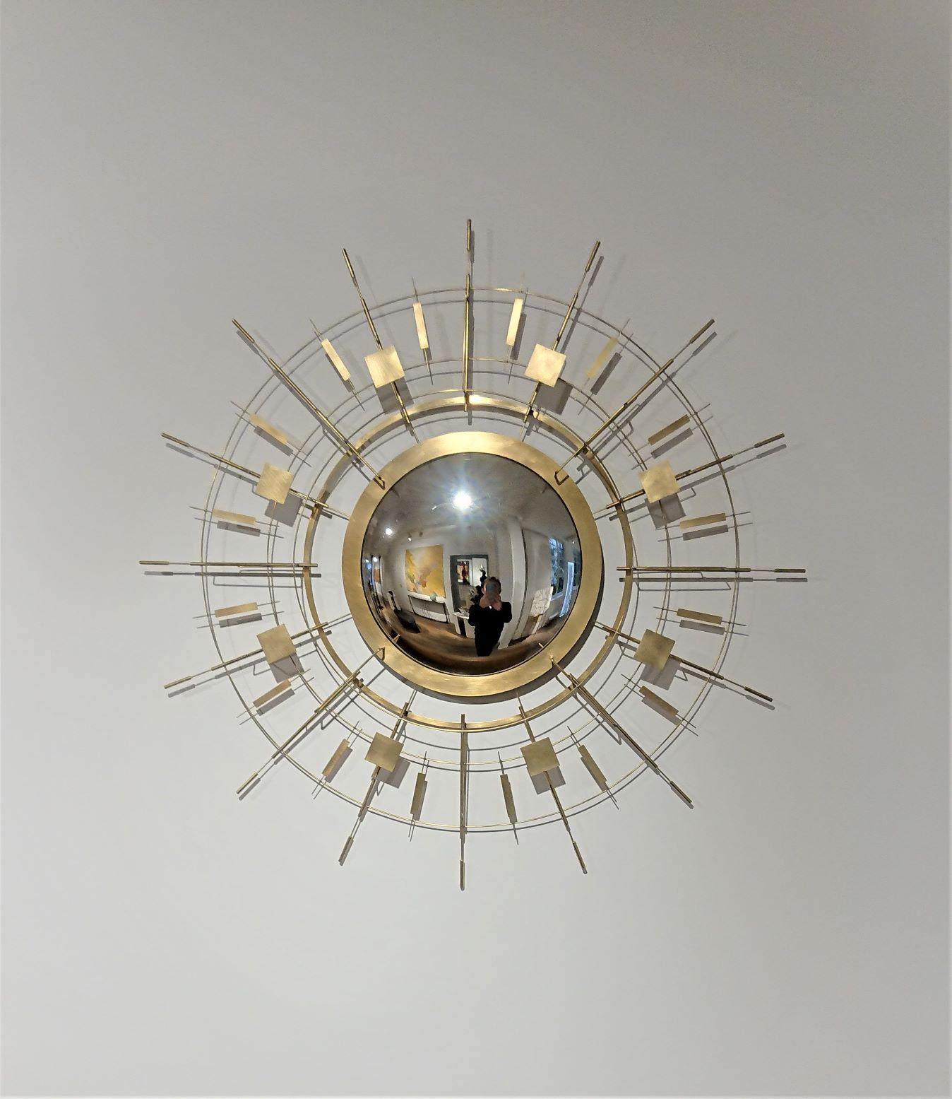 Sunny-Side Two Mirror d'Eric de Dormael, Galerie Negropontes à Paris, France

Éric de Dormael est un artiste non conventionnel, sa trajectoire est loin des sentiers battus. Formé à l'école Saint-Luc de Tournai et à l'Atelier Met de Penninghen, il a