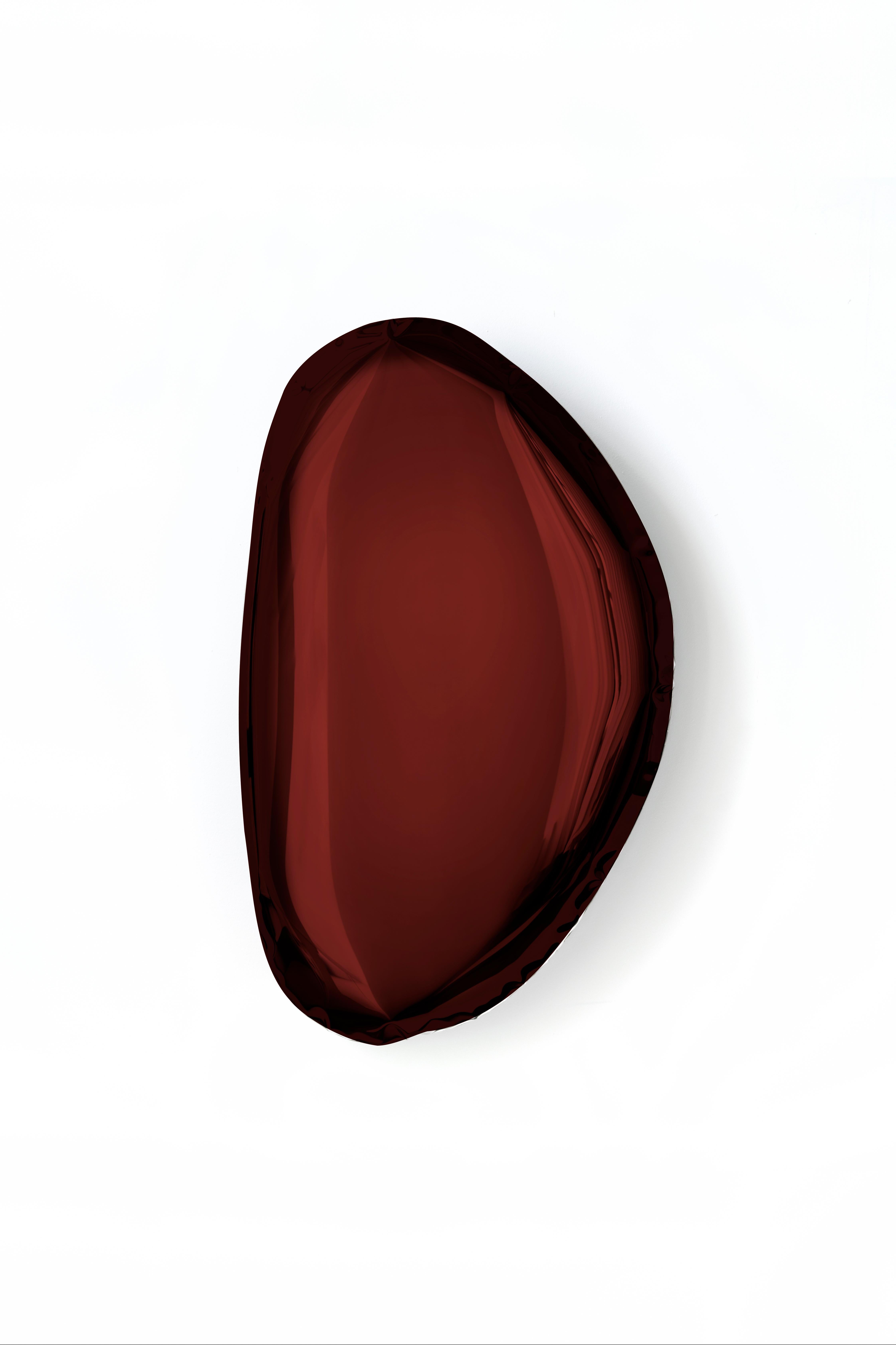 Minimaliste Miroir Tafla O2 rouge rubis, en acier inoxydable poli par Zieta en vente