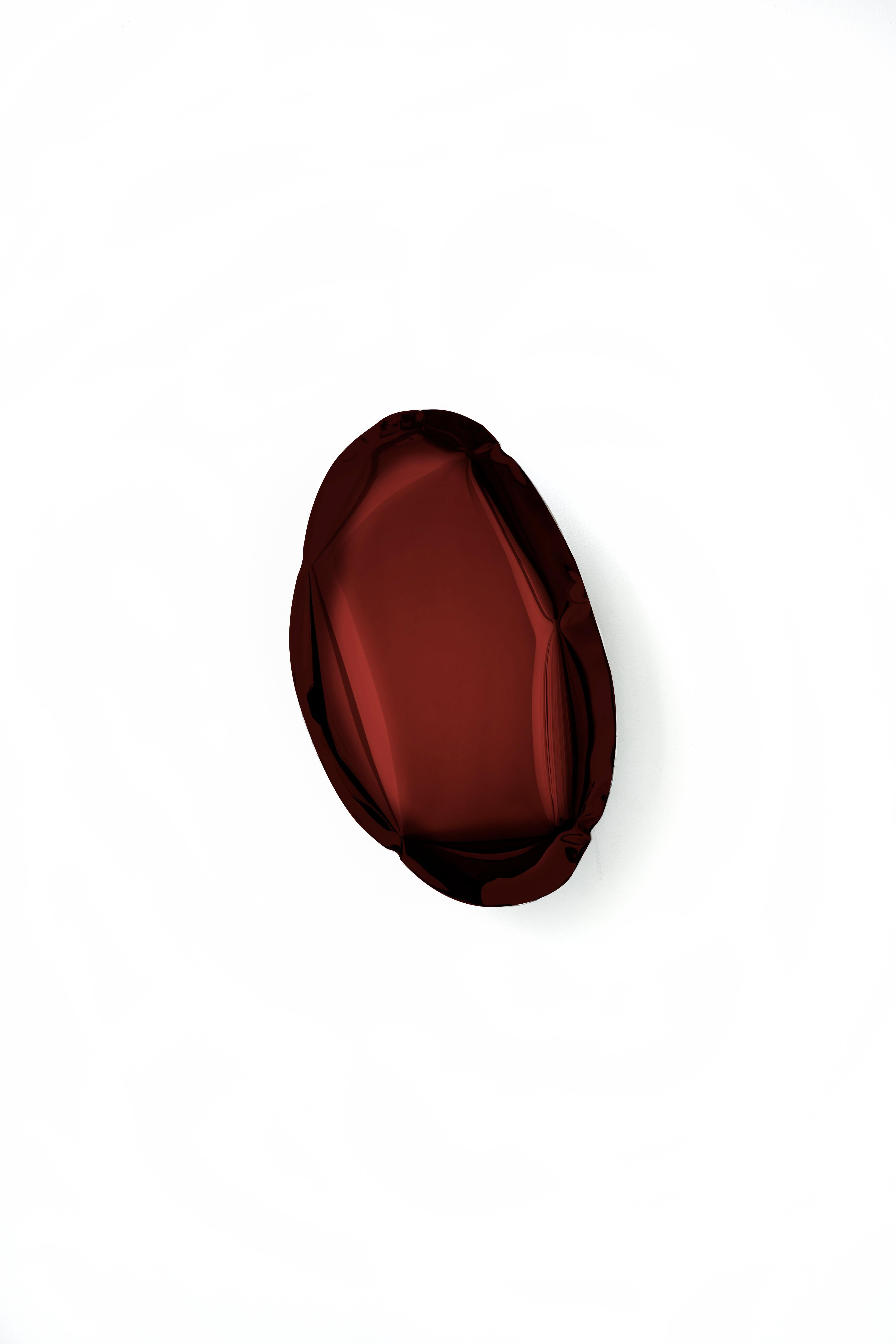 XXI secolo e contemporaneo Specchio Tafla O2 Rubin Red, in acciaio inox lucido di Zieta in vendita