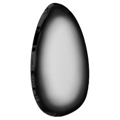 Miroir Tafla O4.5 Dark Matter, en acier inoxydable poli par Zieta