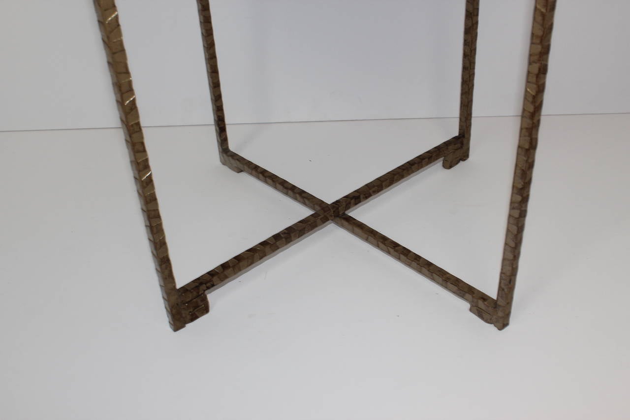 Mirror top metal frame accent table.