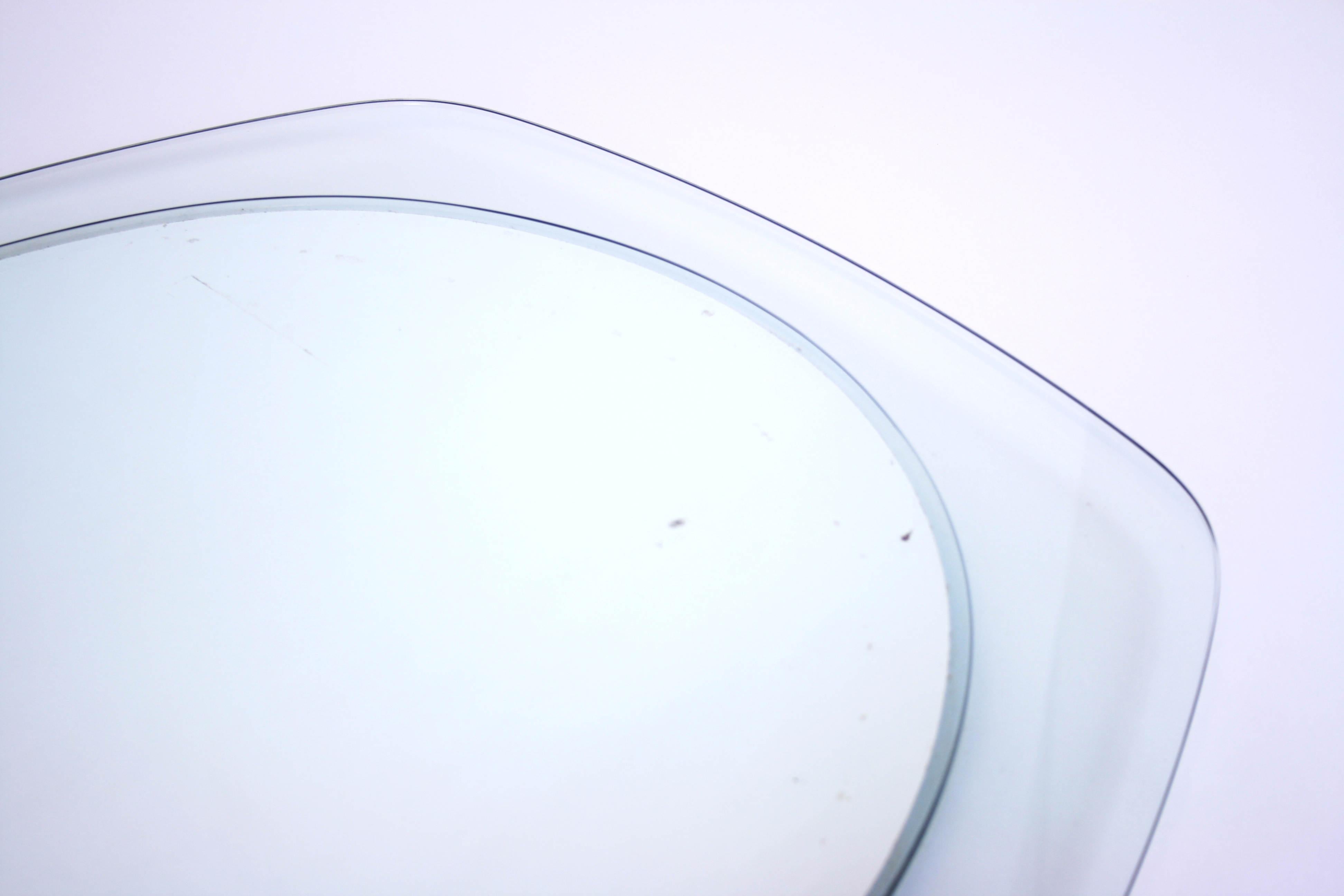 Spiegelrahmen aus transparentem Glas mit geschwungenen Kanten in der Art von Fontana Arte, Italien im Zustand „Relativ gut“ im Angebot in Vienna, AT