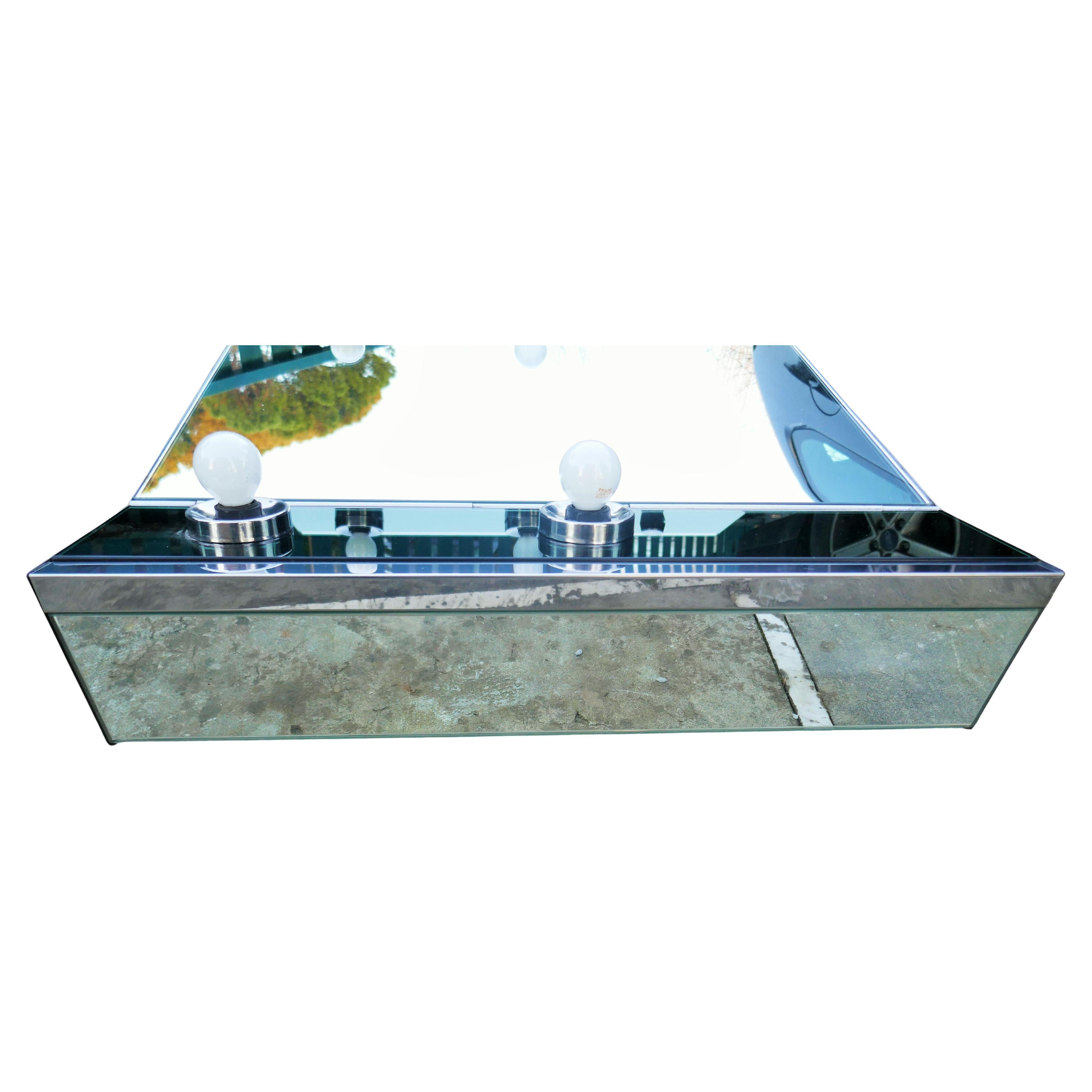 Mirror Veca production 1970 illuminated. In Good Condition For Sale In Lugo, IT