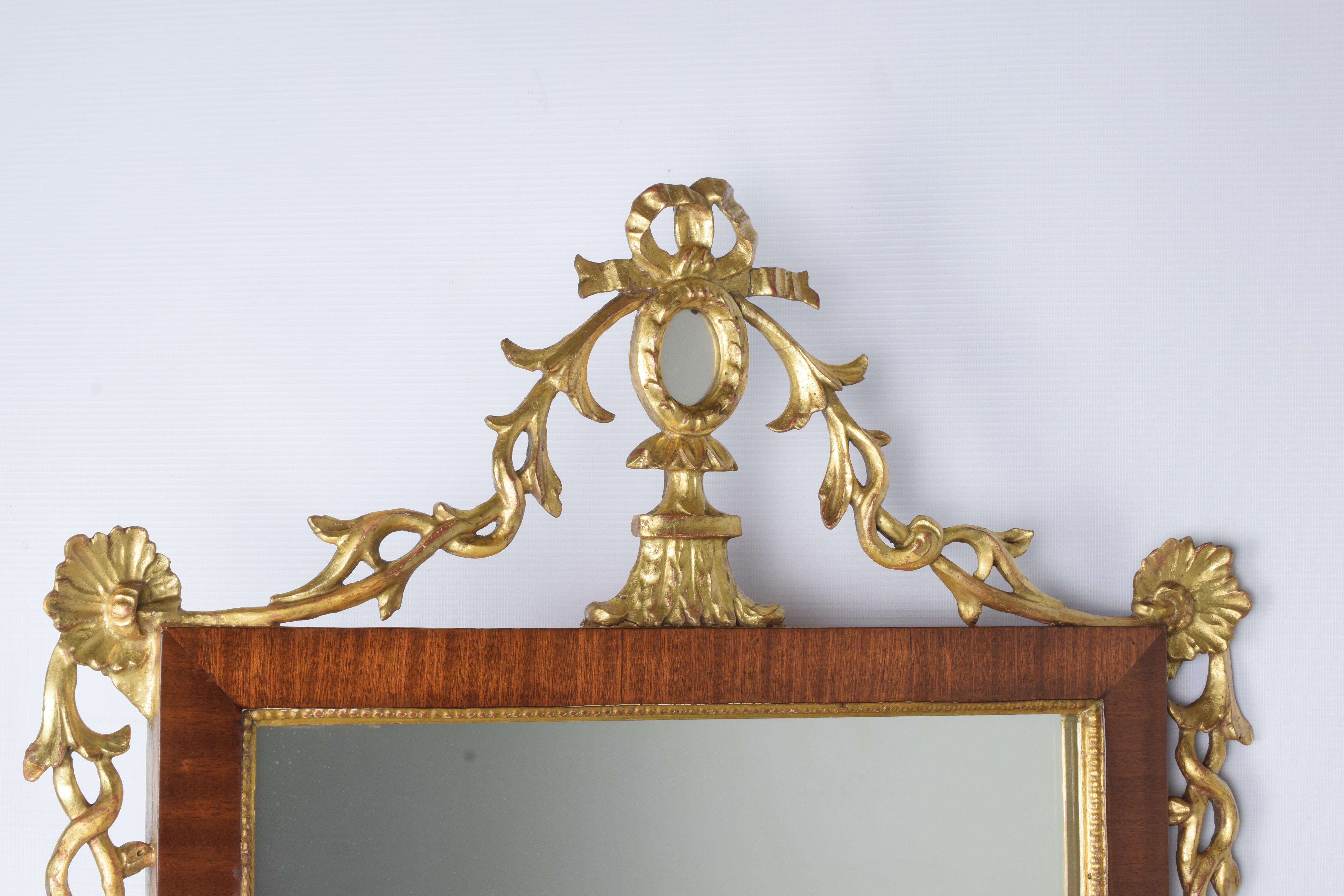 Hand-Carved Mirror Veneered in Mahogany with Decorations in Pure Gold Gilded Wood Early '900 For Sale