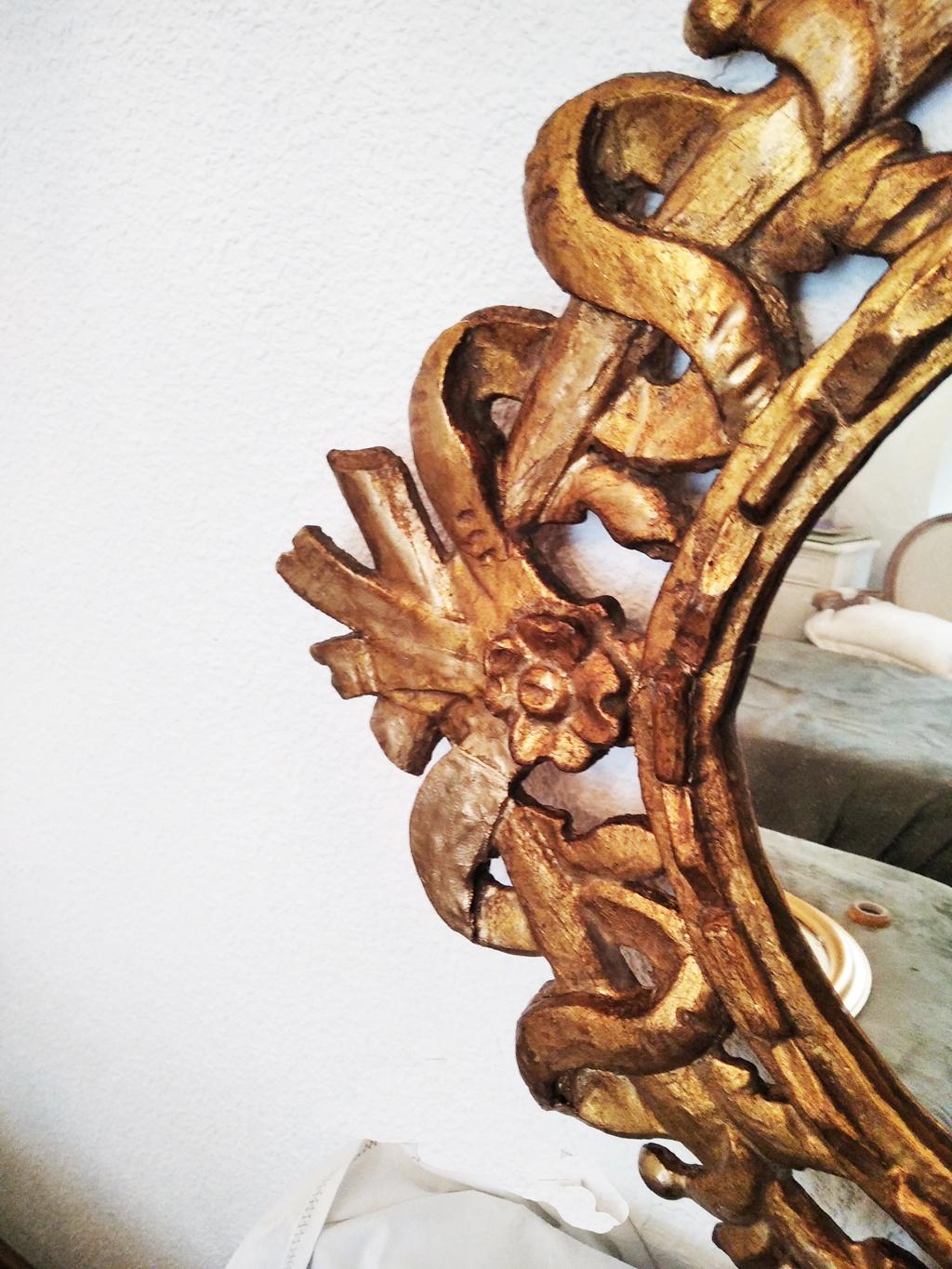 French Mirror With  Giltwood Gold Leaf, Oval Shape With Leaves  Early 20th Century
