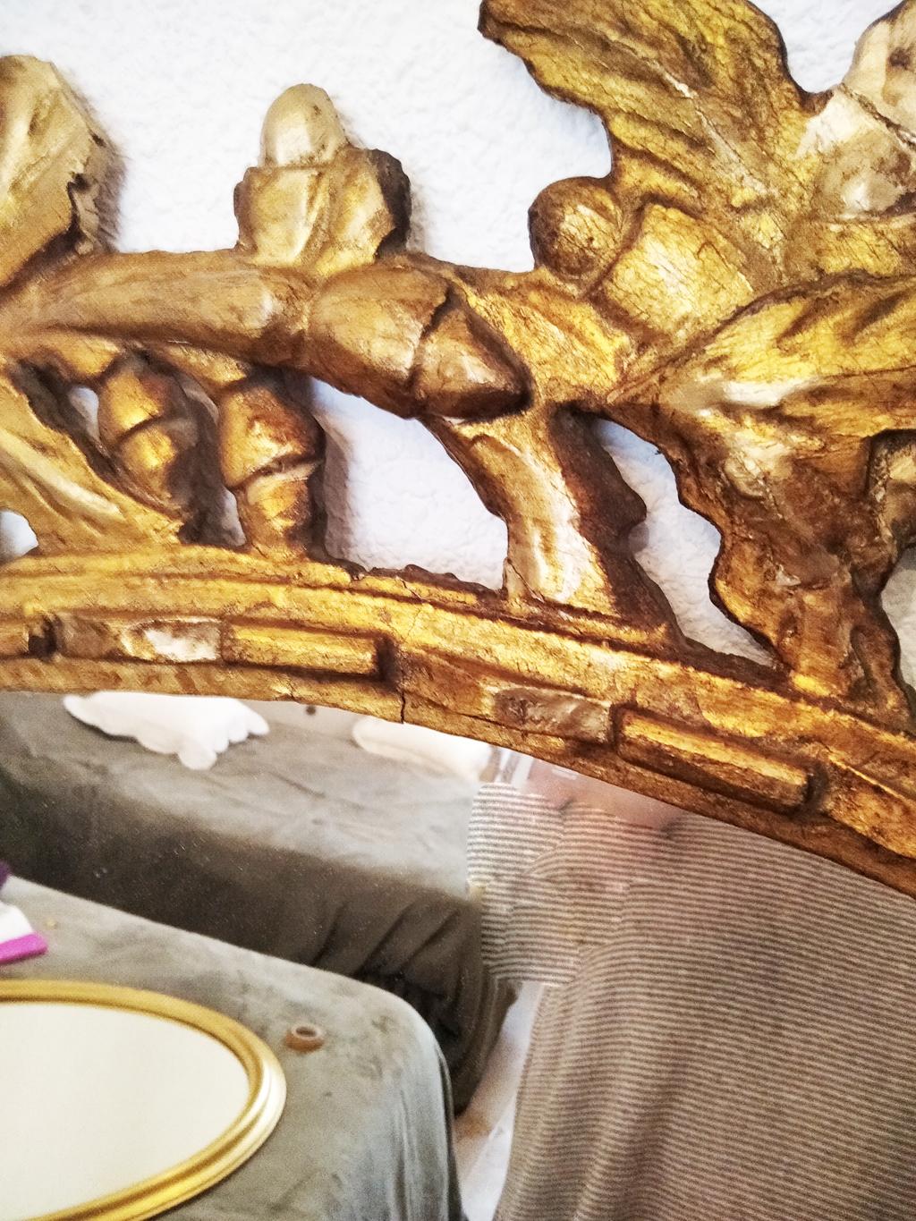 Mirror With  Giltwood Gold Leaf, Oval Shape With Leaves  Early 20th Century 2