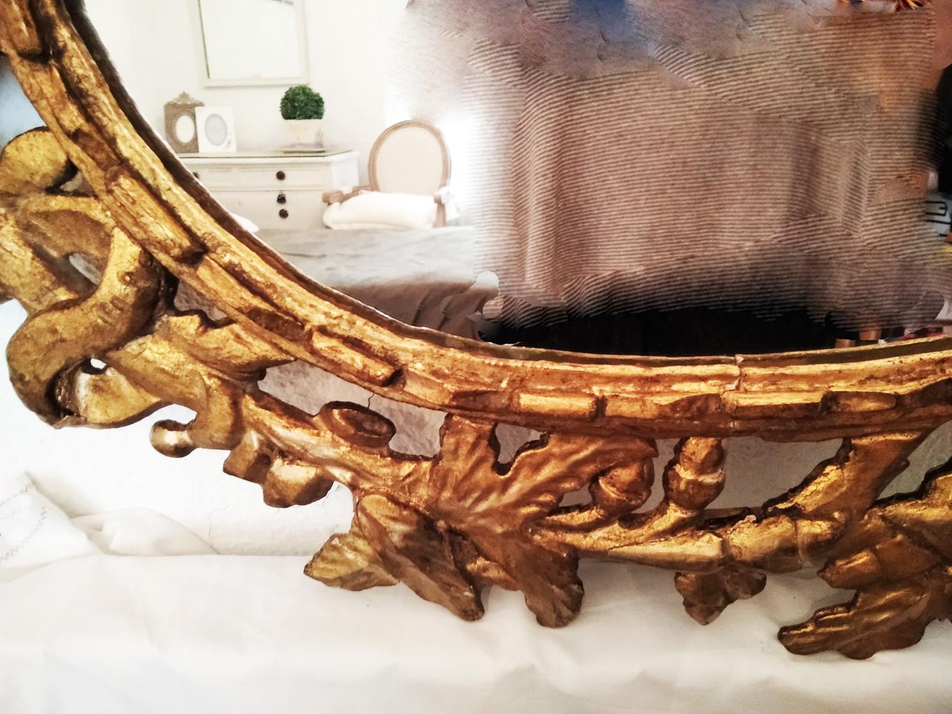 Mirror With  Giltwood Gold Leaf, Oval Shape With Leaves  Early 20th Century 3