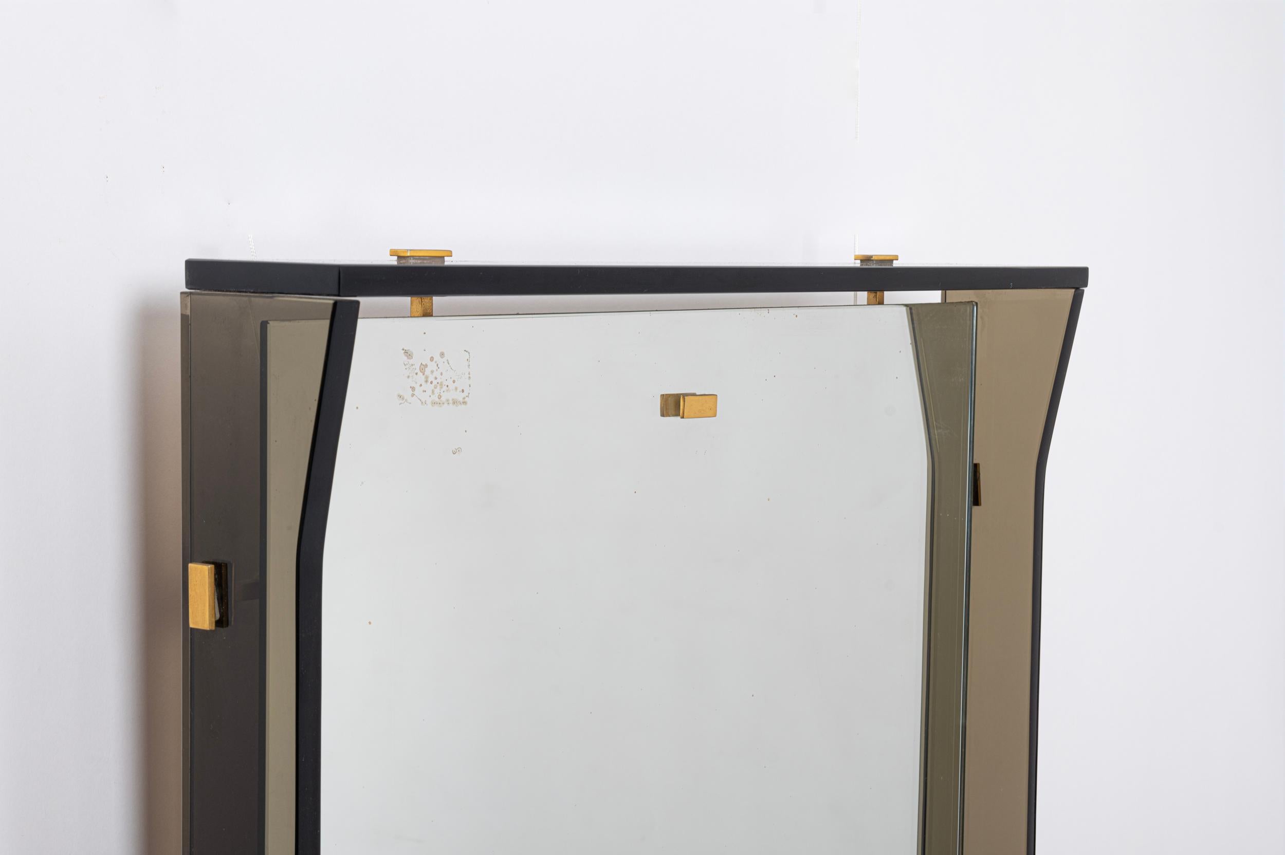 Laiton Miroir avec cadre en verre gris/vert style Fontana Arte en vente