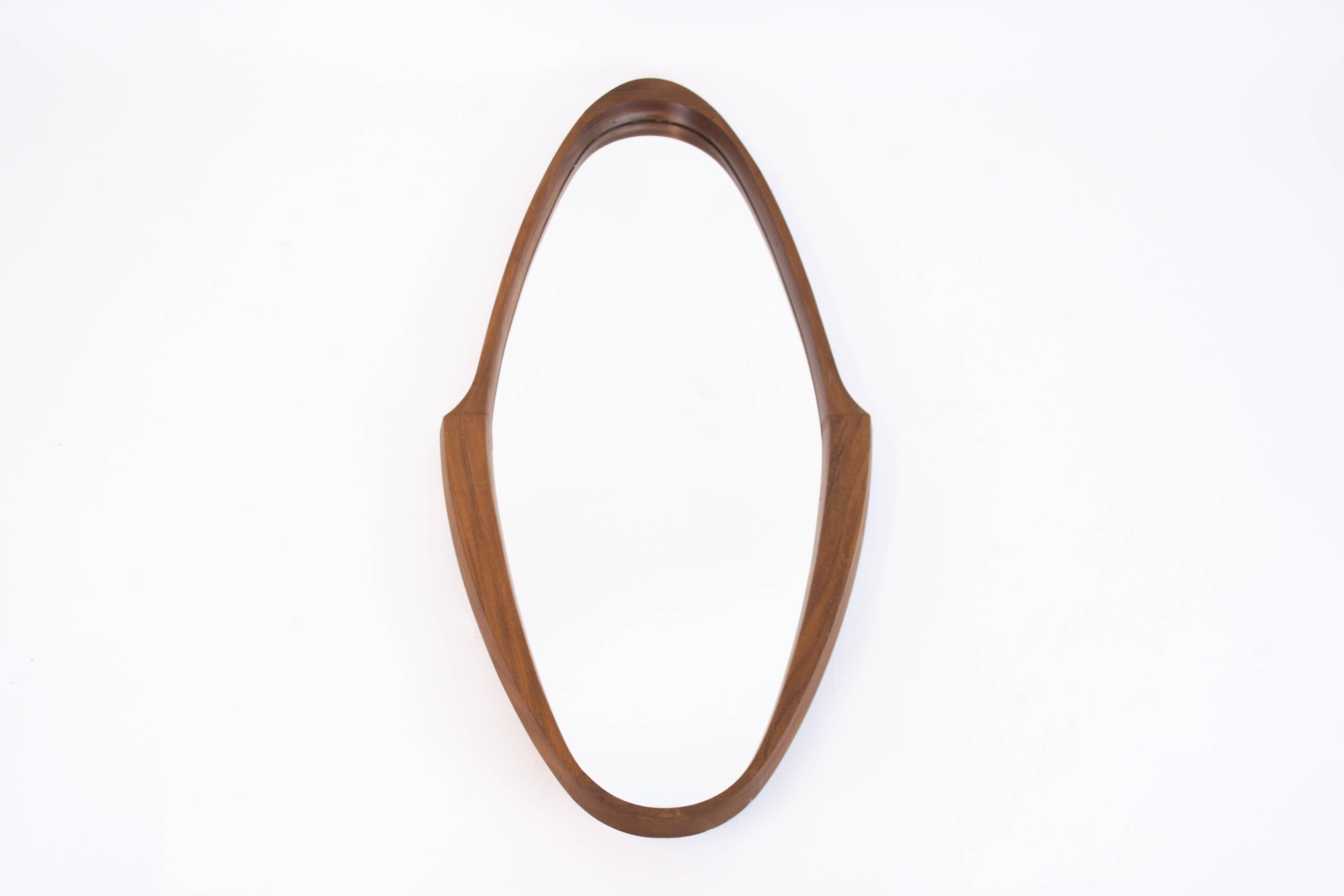 Mid-Century Modern Mirror with Oval Wooden Frame of Mahogany Manufactured in Italy, 1950s
