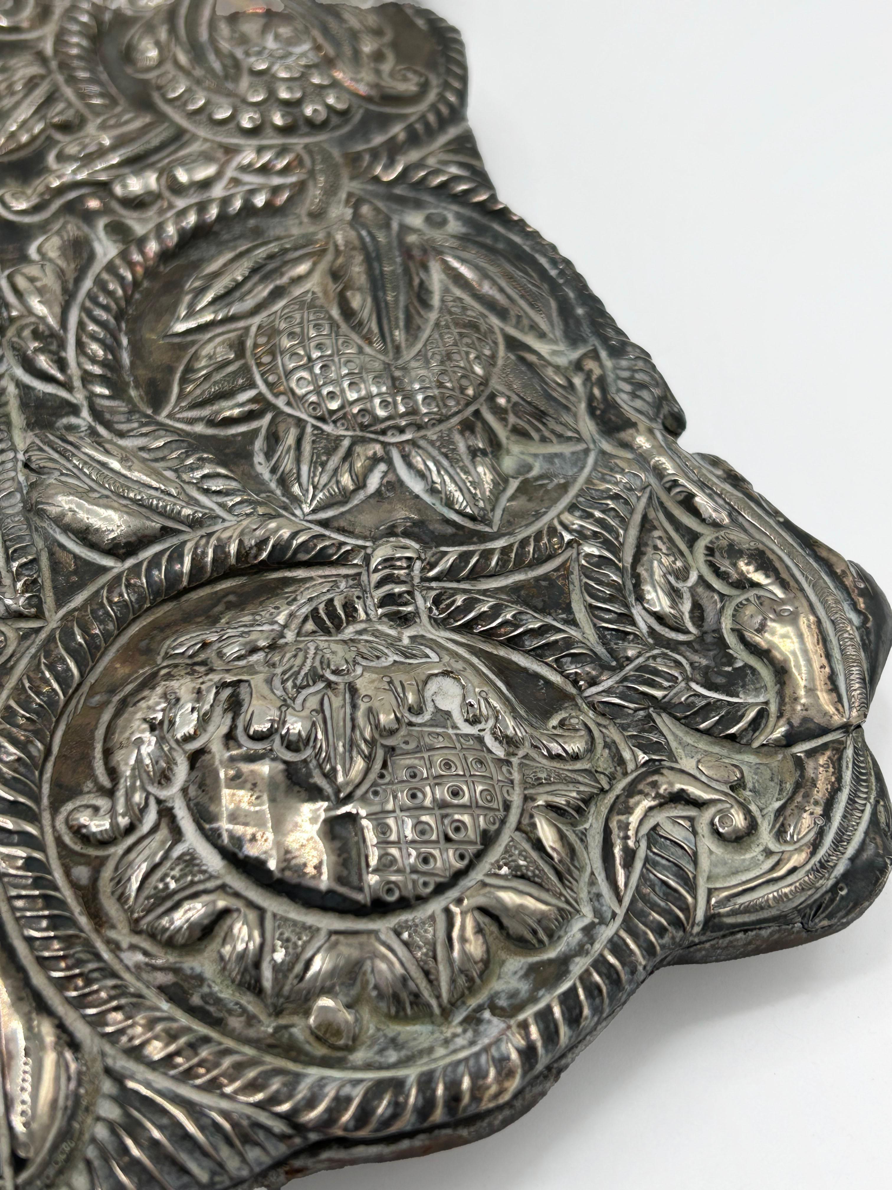 Peruviano Specchio con cornice in argento peruviano dei primi del Novecento in vendita