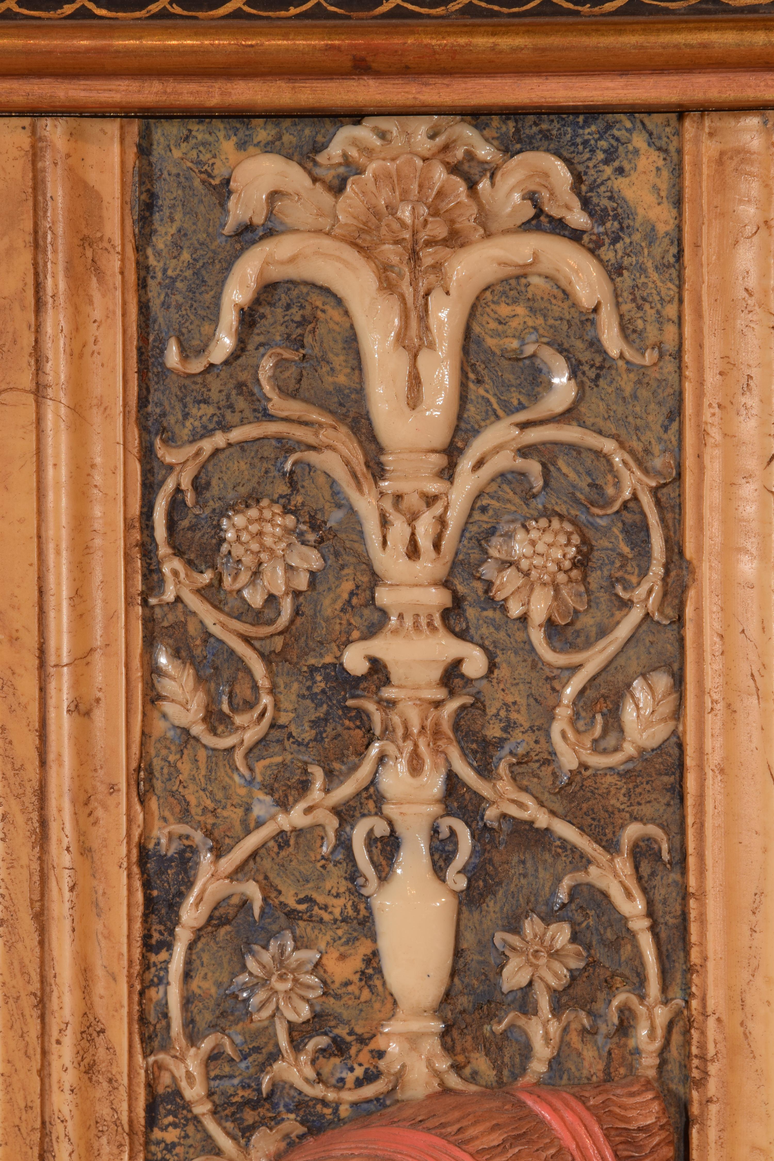 Spiegel mit Reliefs. Modelliertes Alabaster. 20. Jahrhundert, nach MANTEGNA. im Zustand „Gut“ im Angebot in Madrid, ES