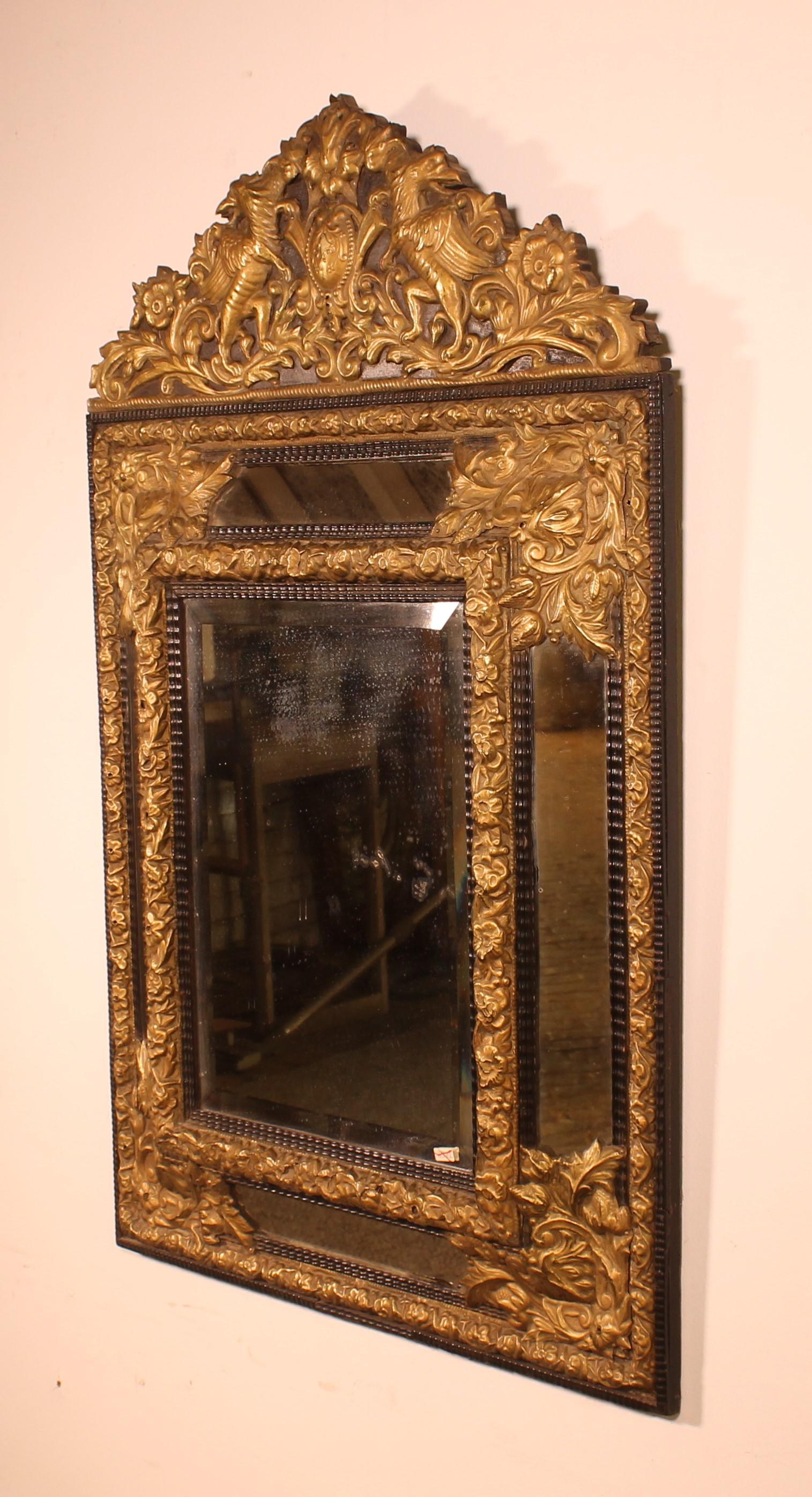 Miroir avec décoration sculptée en bois d'ébène et coquelicot - début du 19e siècle en vente 2