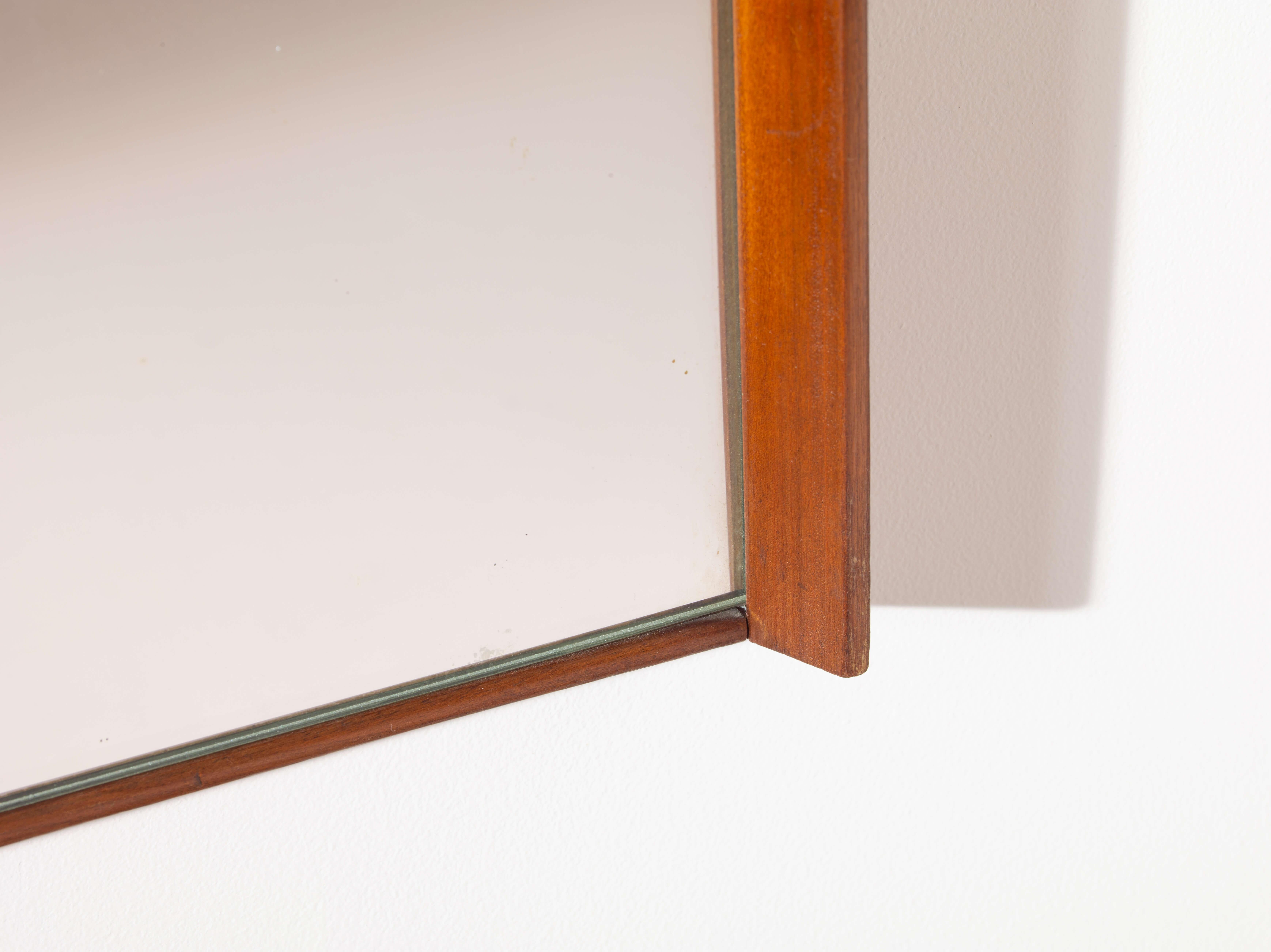 Mid-Century Modern Miroir avec cadre en bois de teck, fabrication italienne, années 1960 en vente