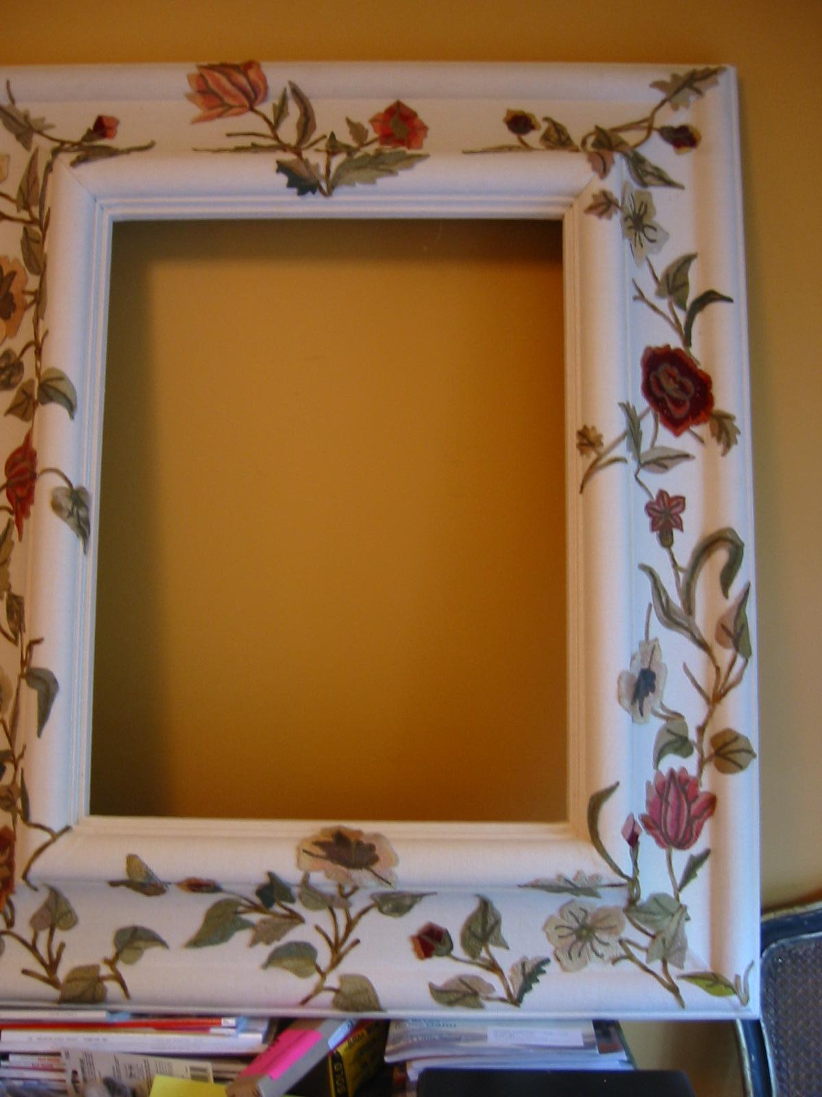Miroir Cadre en bois enveloppé de tissu en vente 5