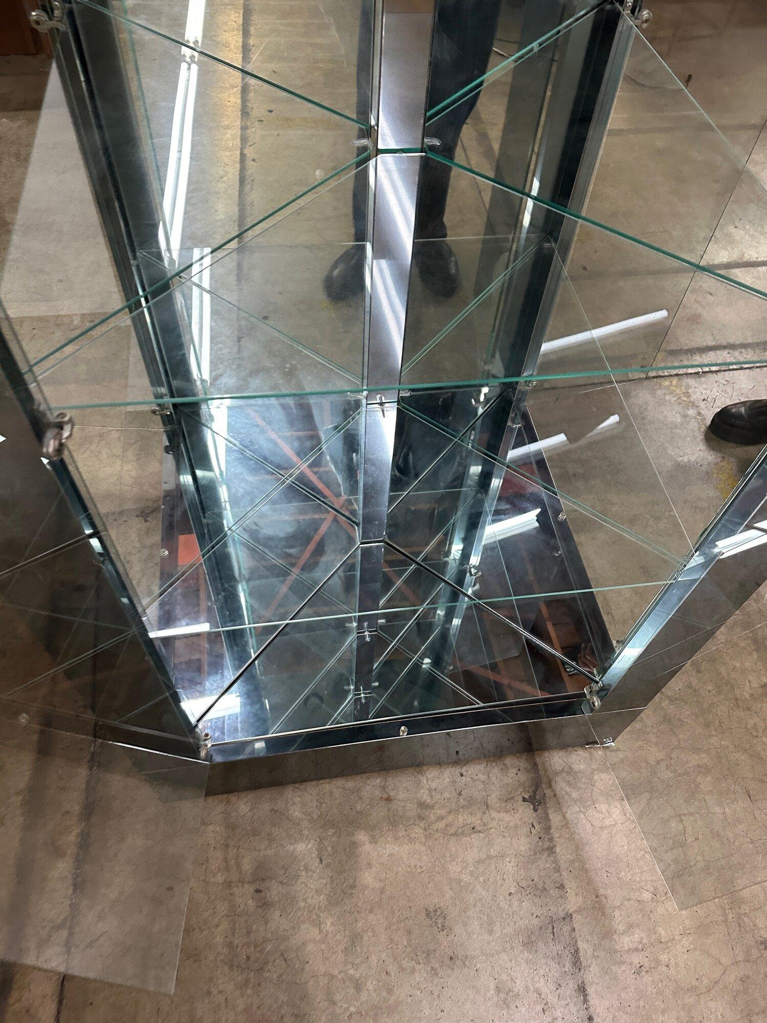 Mirrored chrome and glass corner cabinet For Sale 7