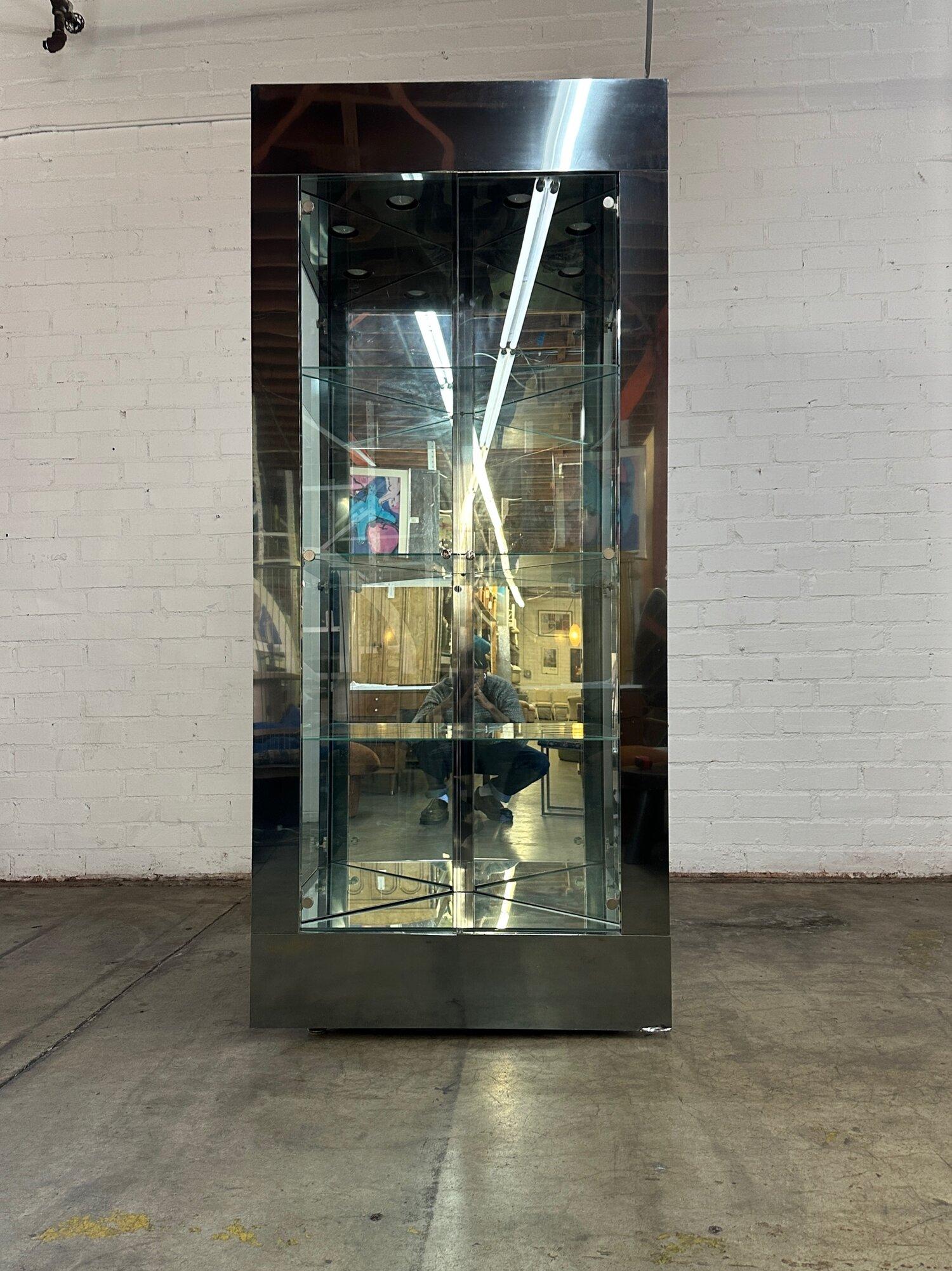Mirrored chrome and glass corner cabinet For Sale 12