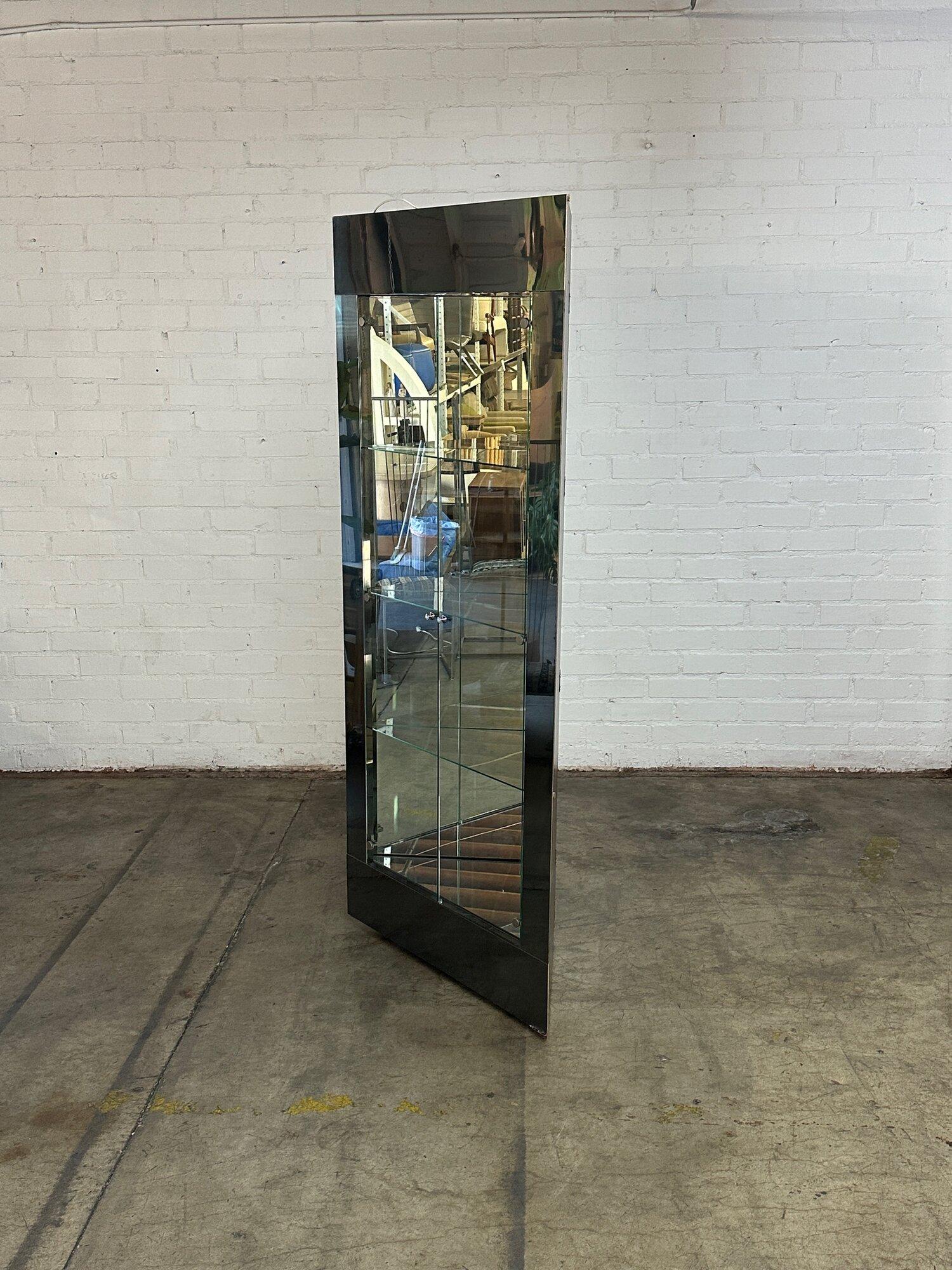 Mirrored chrome and glass corner cabinet For Sale 13