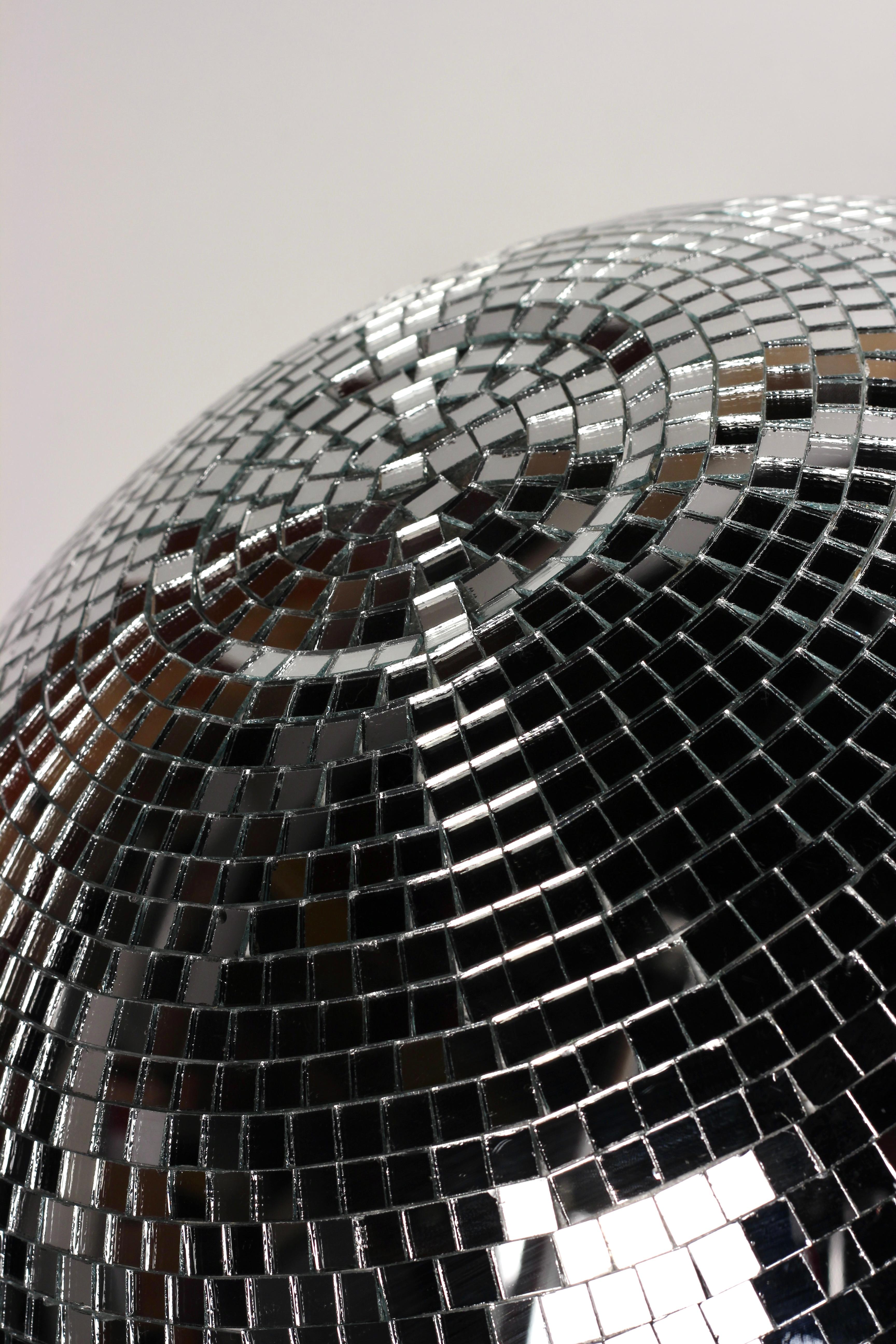 Mirrored Disco ball 1970s  In Good Condition In London, GB