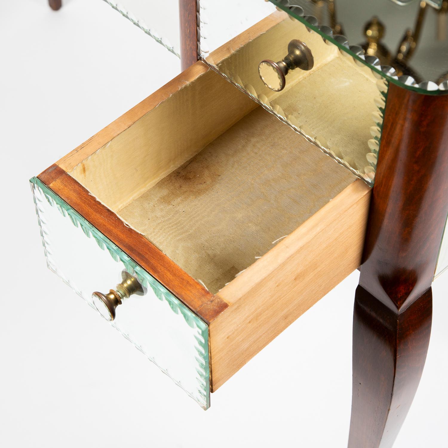 Mirrored Dressing Table 4