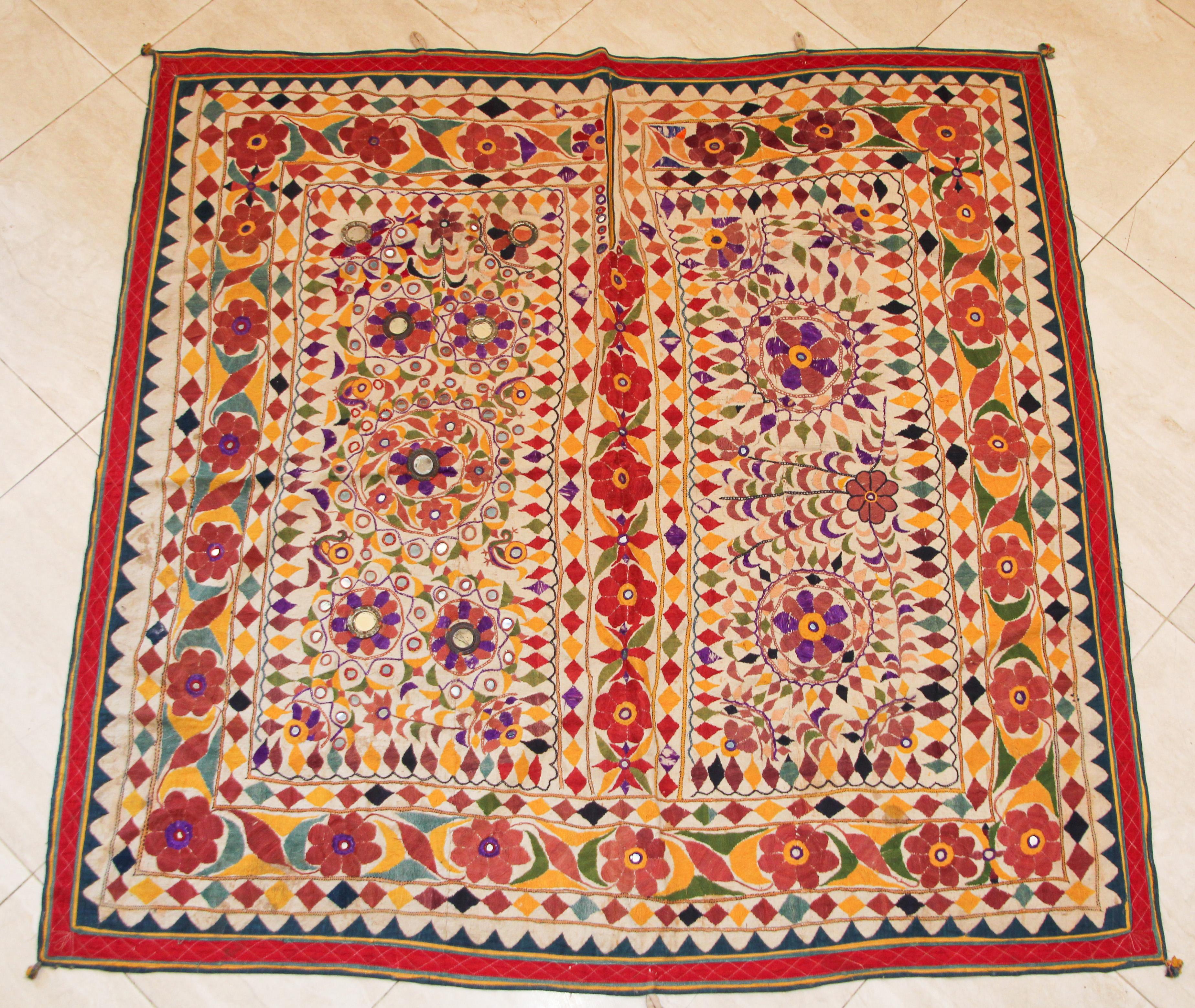Large Antique Embroidered Panel with Floral Pattern from India For Sale 12