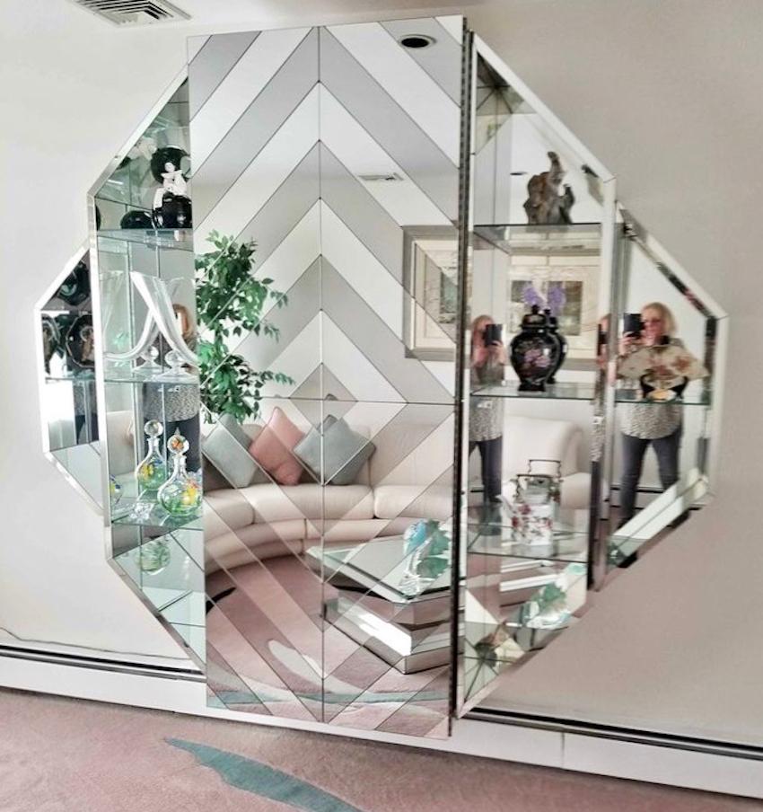 Mirrored Octagonal Wall-Mounted Bar Cabinet 4