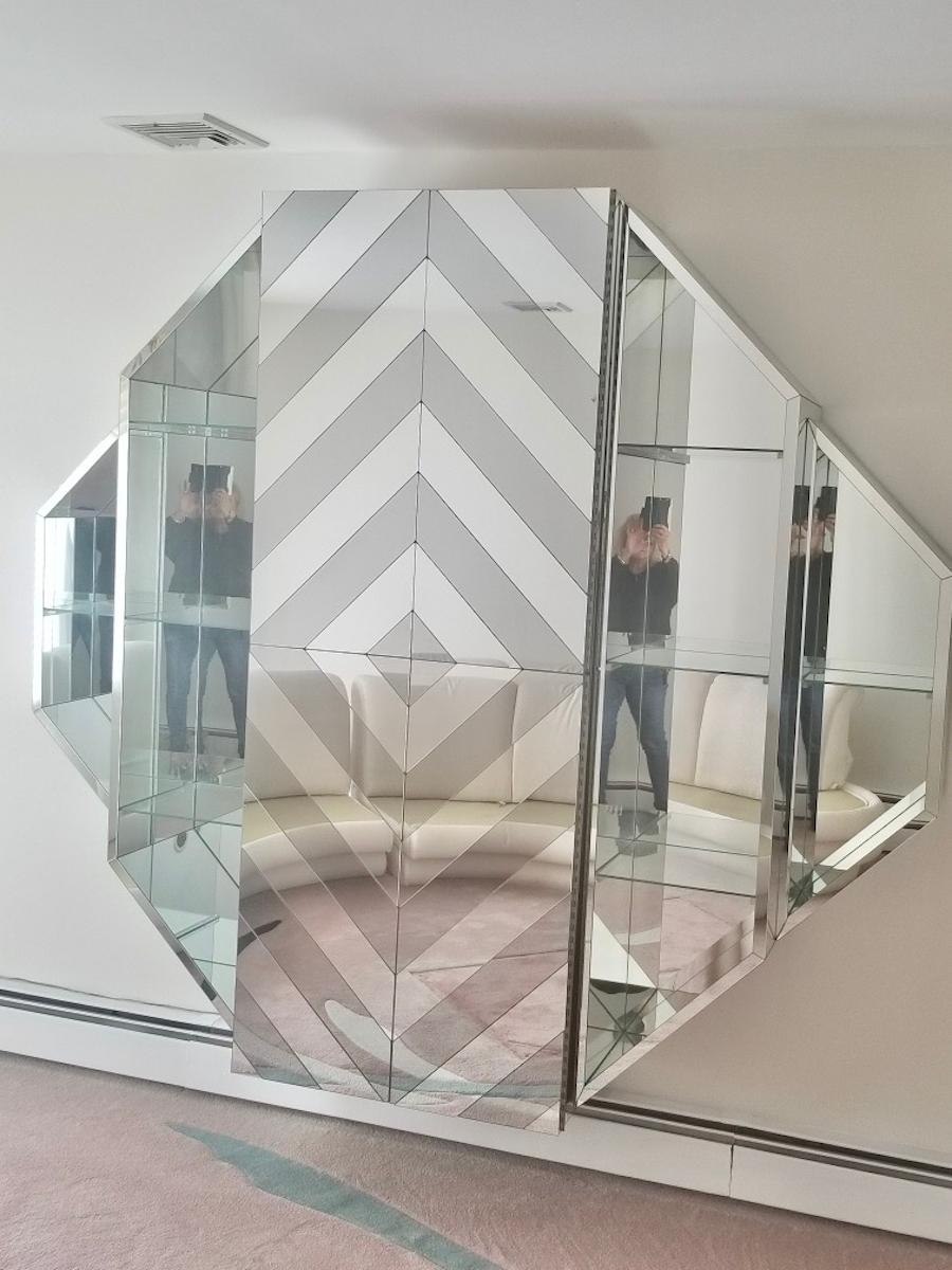 Mirrored Octagonal Wall-Mounted Bar Cabinet 6