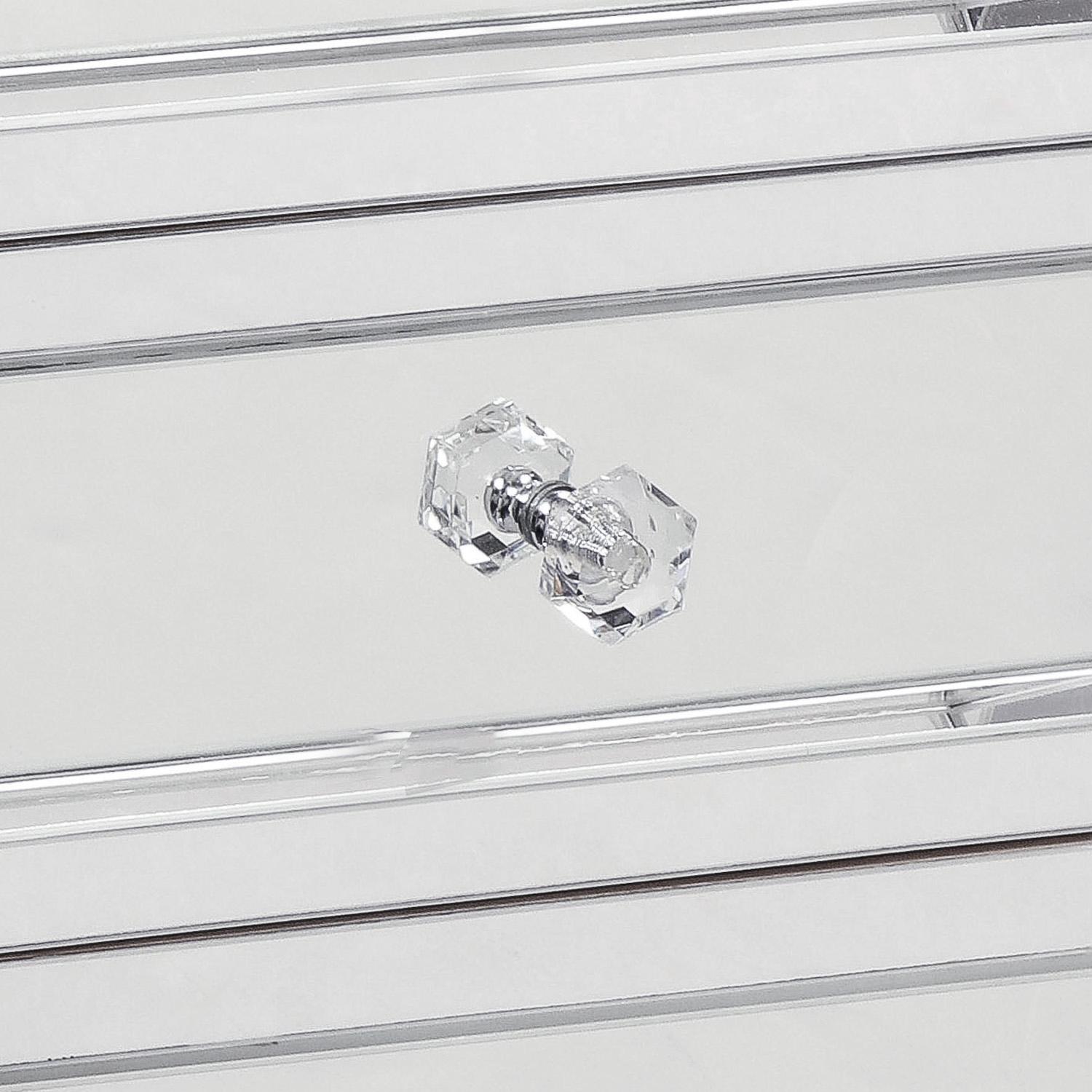 Verspiegeltes Paar neoklassizistischer Nachttische mit Diamantschlifffront (amerikanisch) im Angebot