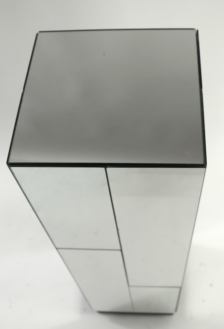 Mirrored Pedestal on Plinth Base In Good Condition In New York, NY