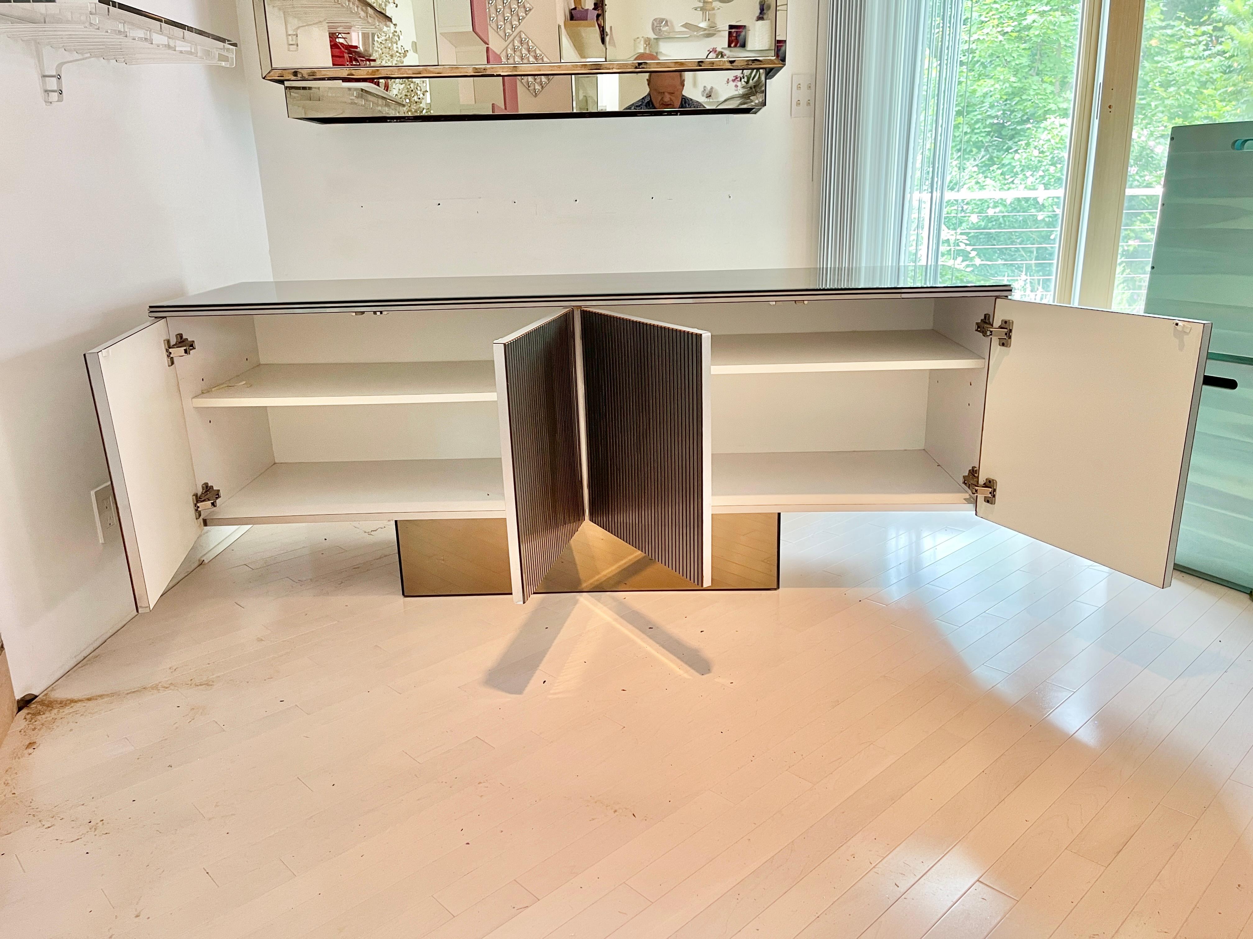 Mirrored Ribbed Aluminum Laminate Sideboard with Mirrored Back Bar 4