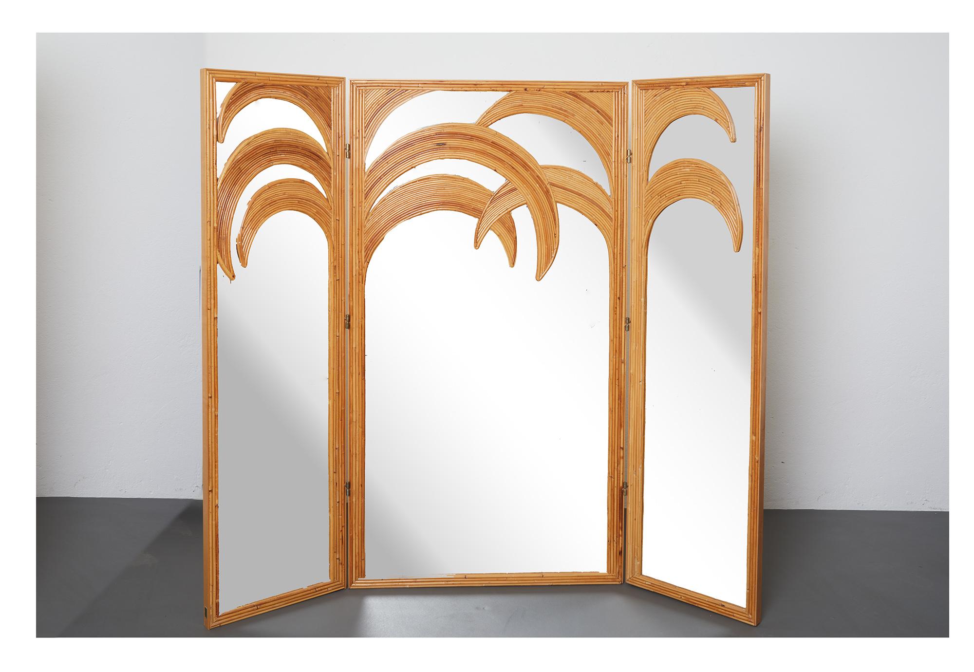 Exquisite hand-crafted free-standing mirrored screen or room divider from the 'Parma' series designed by Giorgio and Gianfranco di Pierri for Vivai del Sud, Italy 1970

The screen is composed of three articulate panels with a wooden structure and