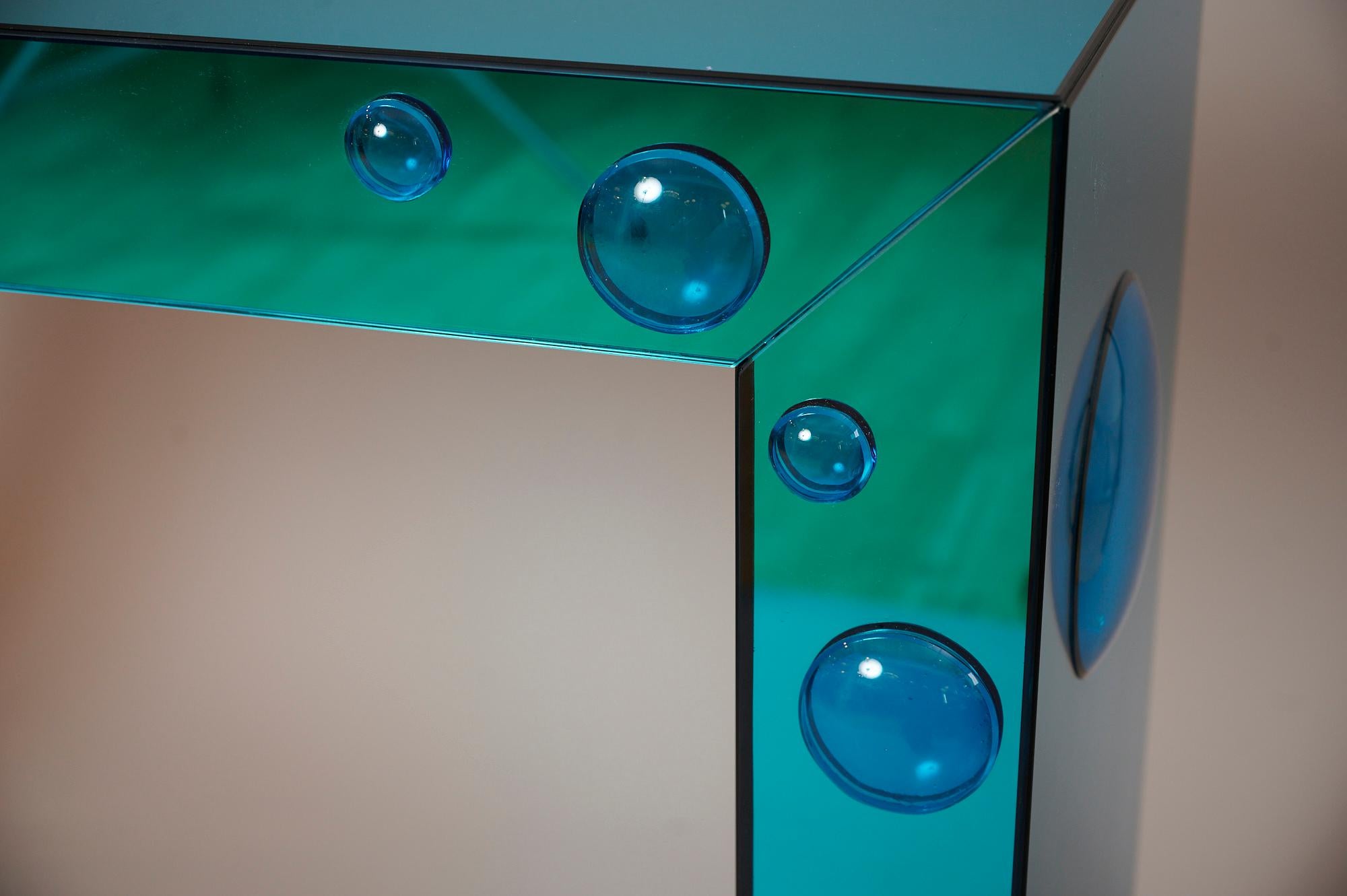 Mirrored 'Seagreen' console table with blue glass bubble spots In Excellent Condition For Sale In London, GB