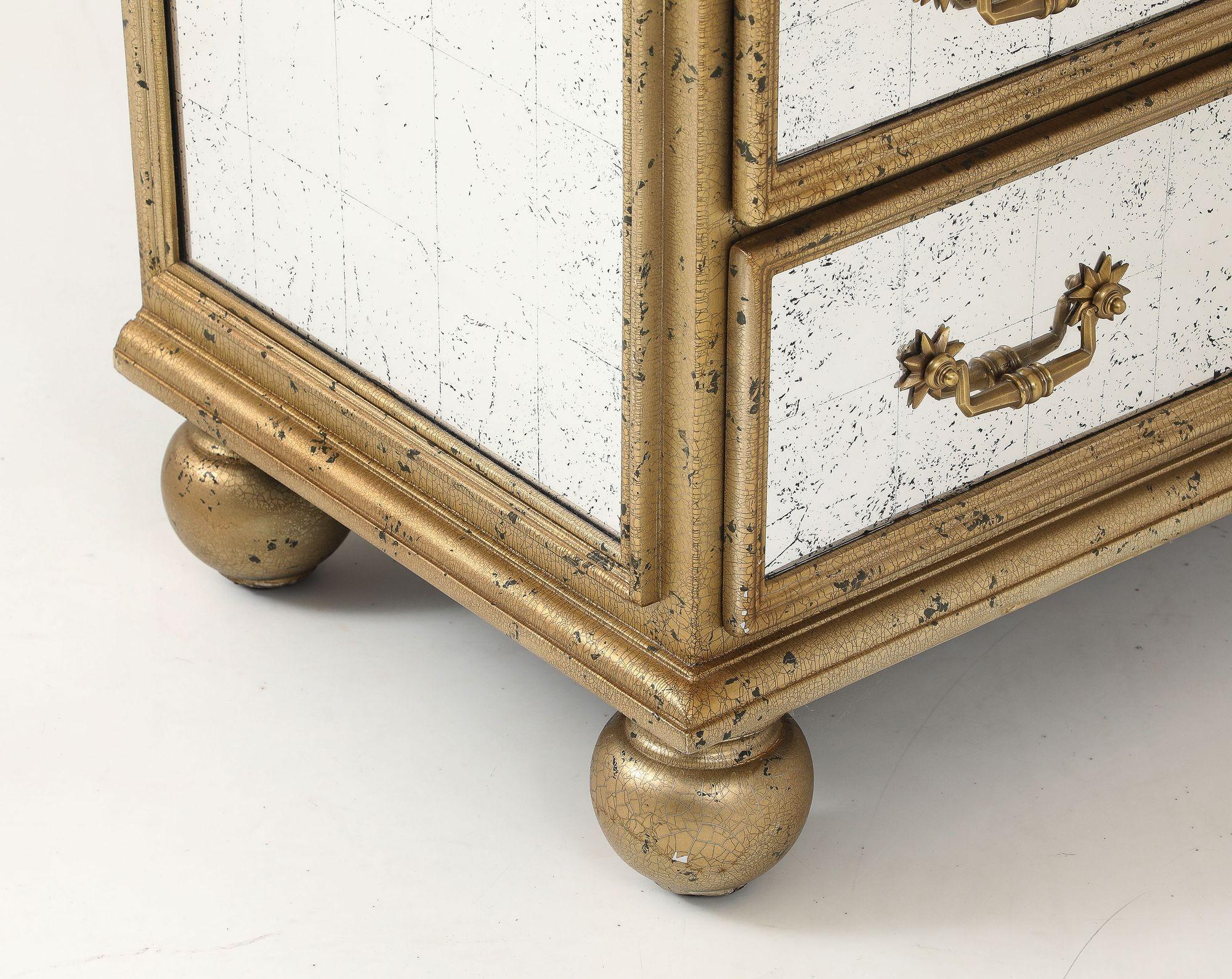 Coffre étoilé avec miroir en vente 8