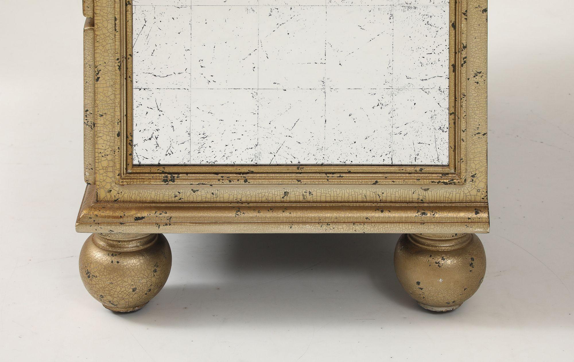 Miroir Coffre étoilé avec miroir en vente
