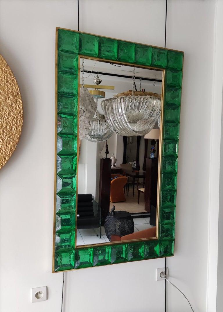 Italiano Specchio in vetro di Murano verde e ottone in vendita
