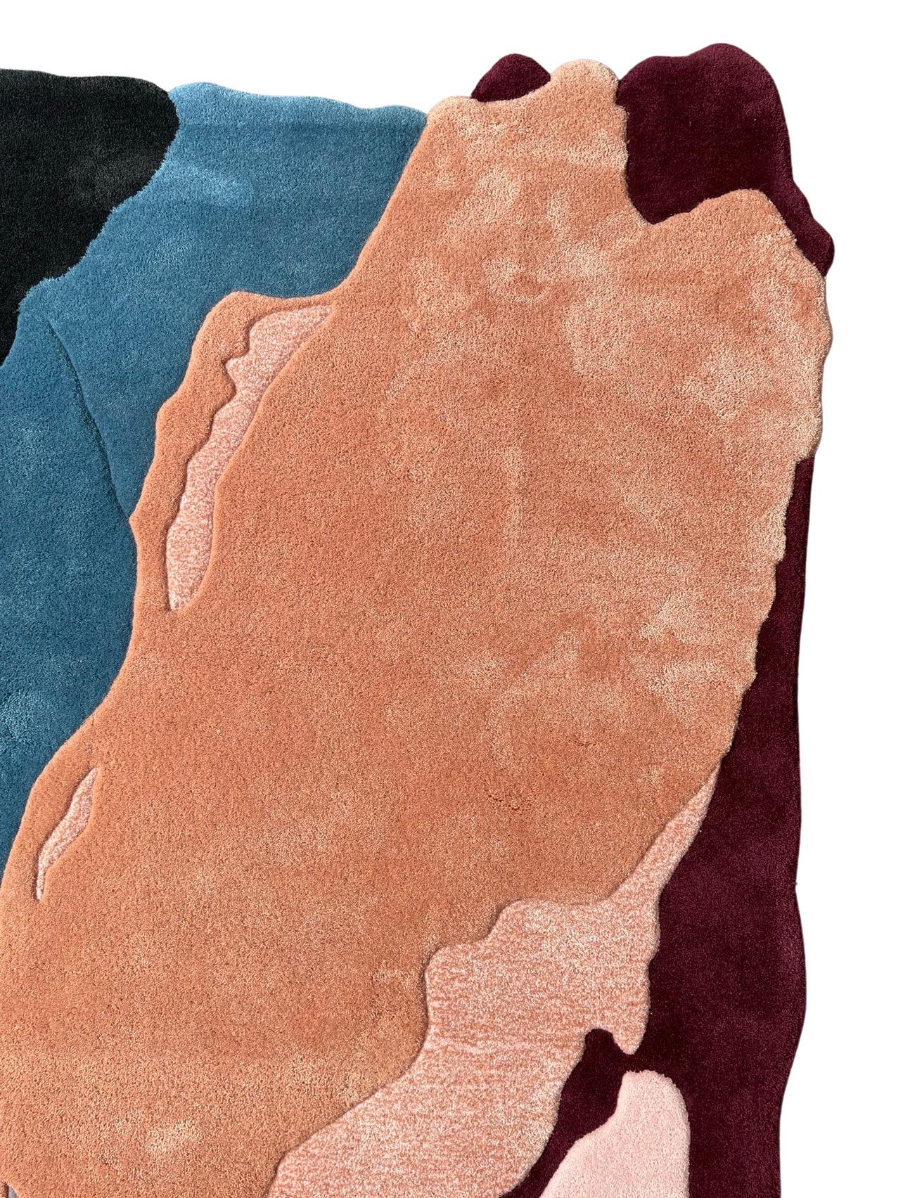 Tappeto personalizzato 'Mis-Shapes' con combinazione di arancione, borgogna, rosa e blu tosca In condizioni Nuovo in vendita a Jakarta Selatan, ID