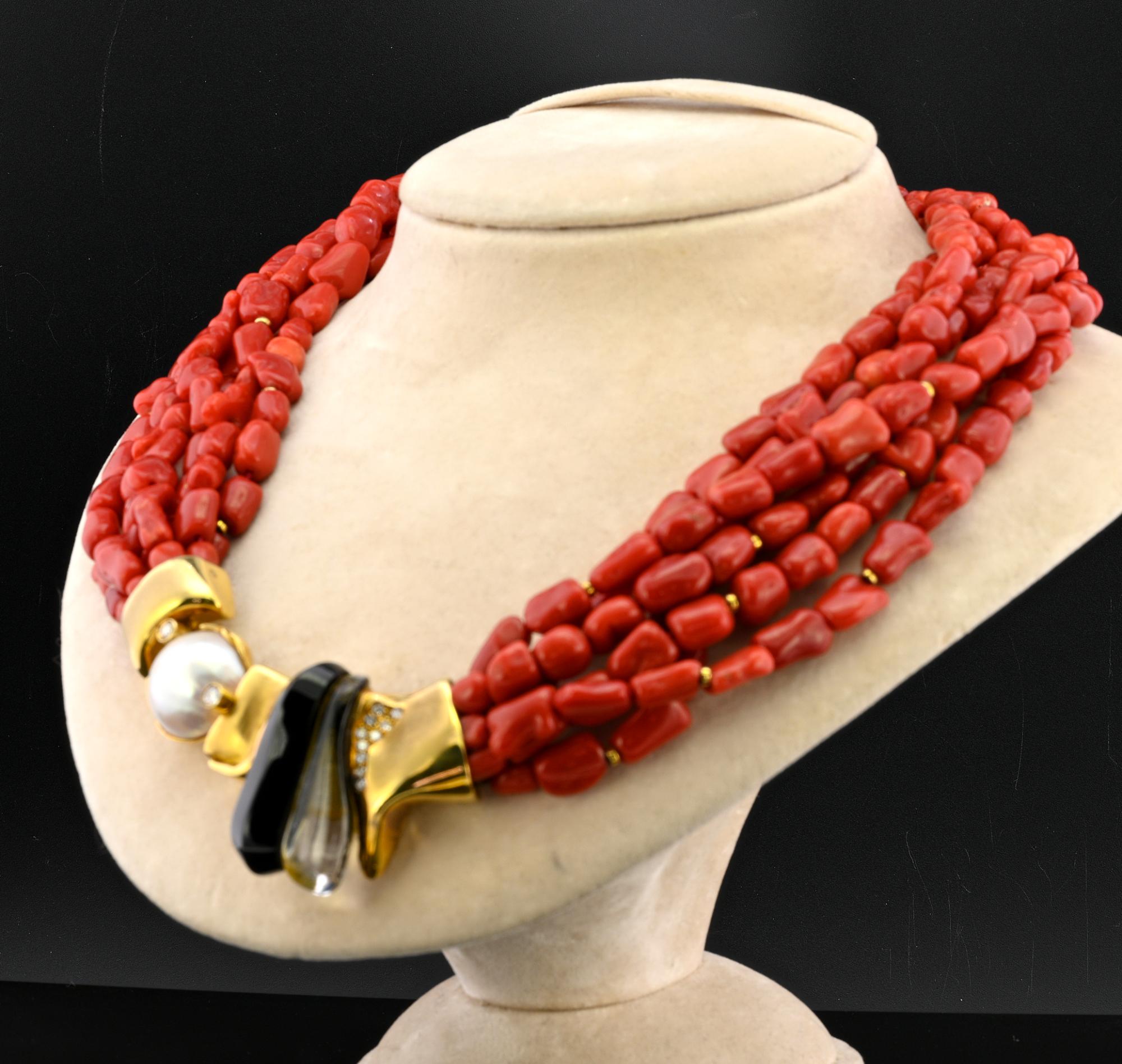 Collana Misani Milan Sardinia in corallo a più fili con diamanti e perle Onyx 18 KT in vendita 1