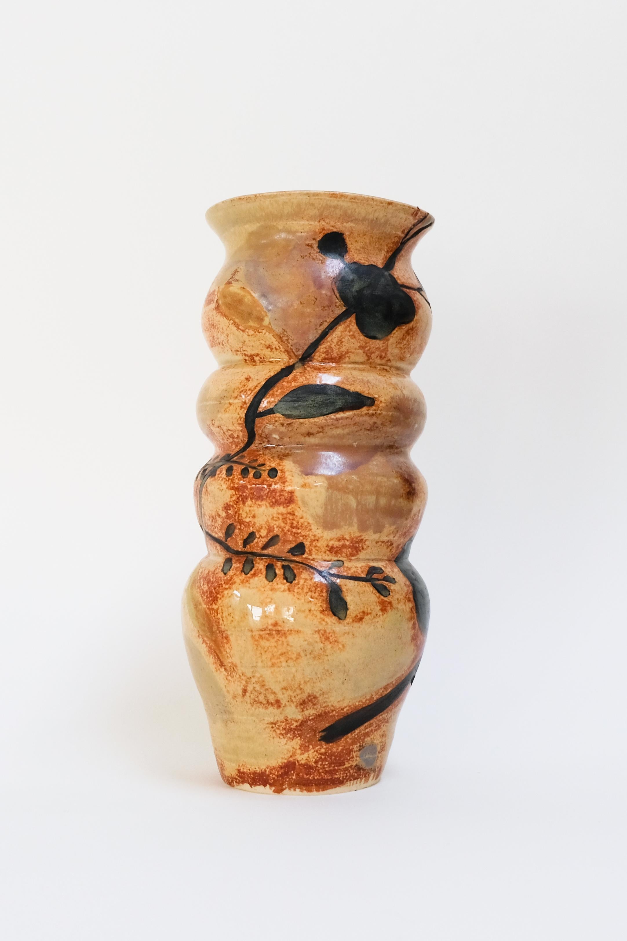 Searching for Berries - contemporary warm botanical ceramic vase, functional - Sculpture by Misbah Ahmed