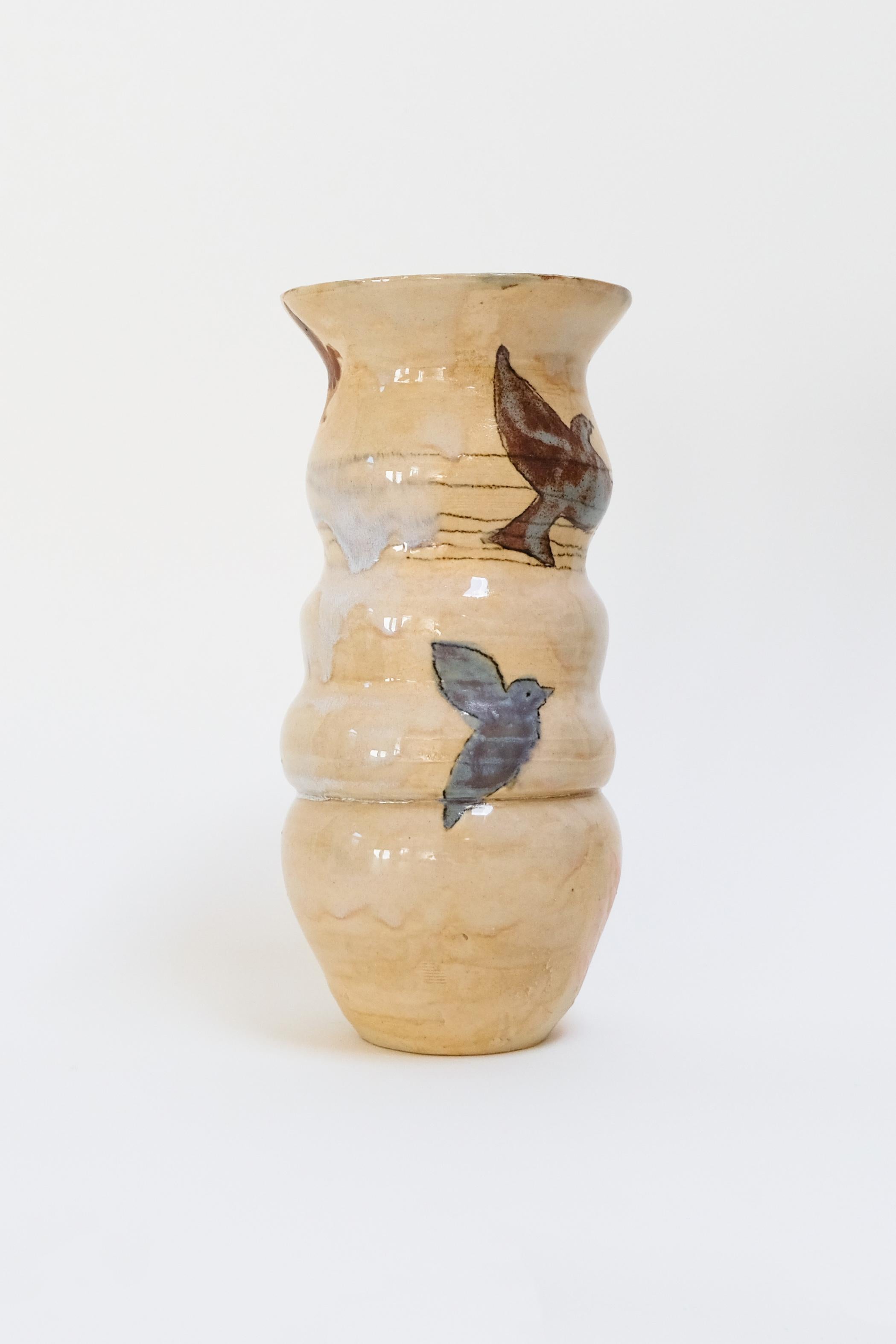 Wade Pigeons - contemporary warm ceramic vase with bird design, functional - Contemporary Sculpture by Misbah Ahmed
