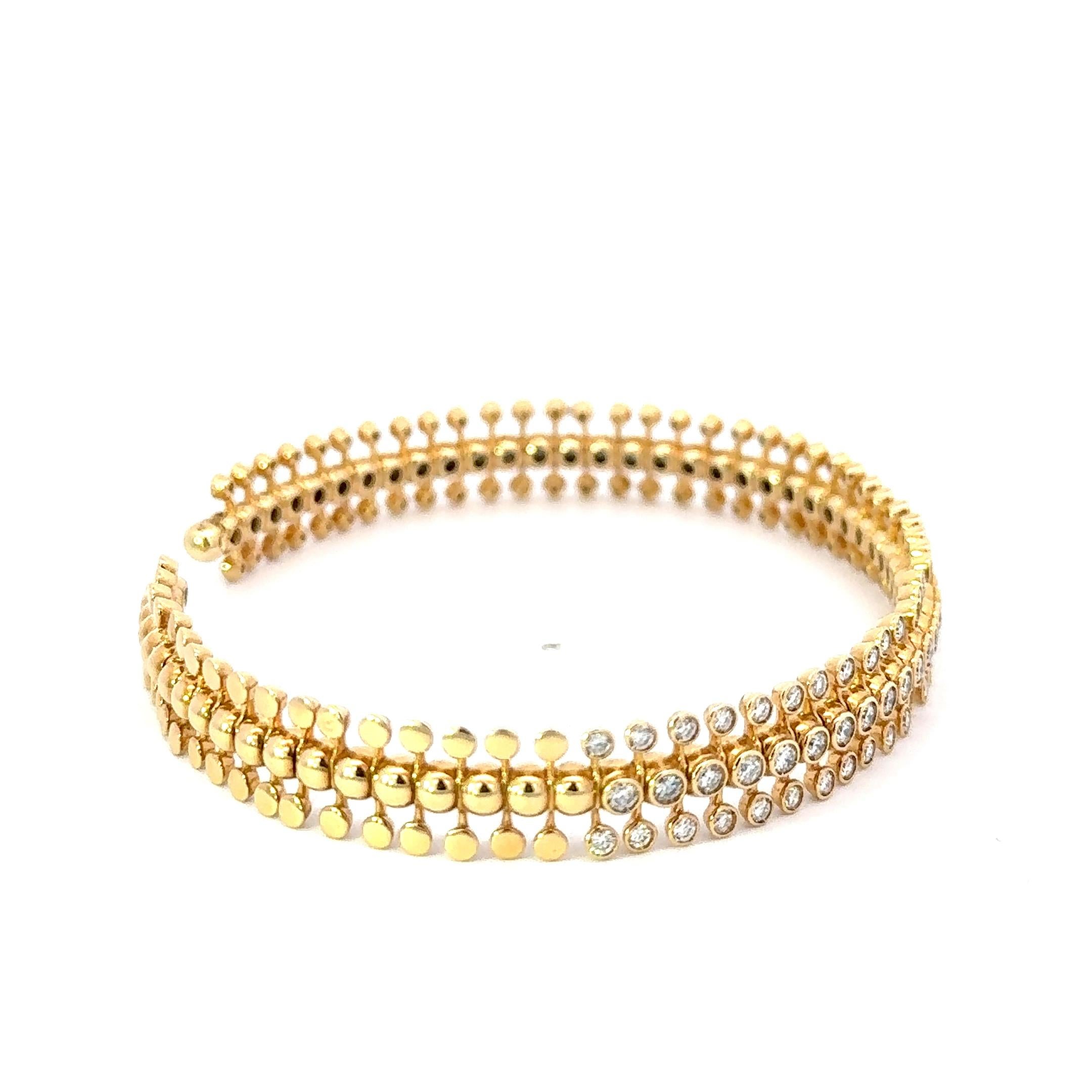 Taille ronde Miseno Bracelet en or jaune 18 carats à trois rangées de diamants 1,73 ctw en vente