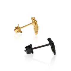Mismatched 18K Gold Fly Stud Earrings Pair in Black and Yellow Gold with Diamond