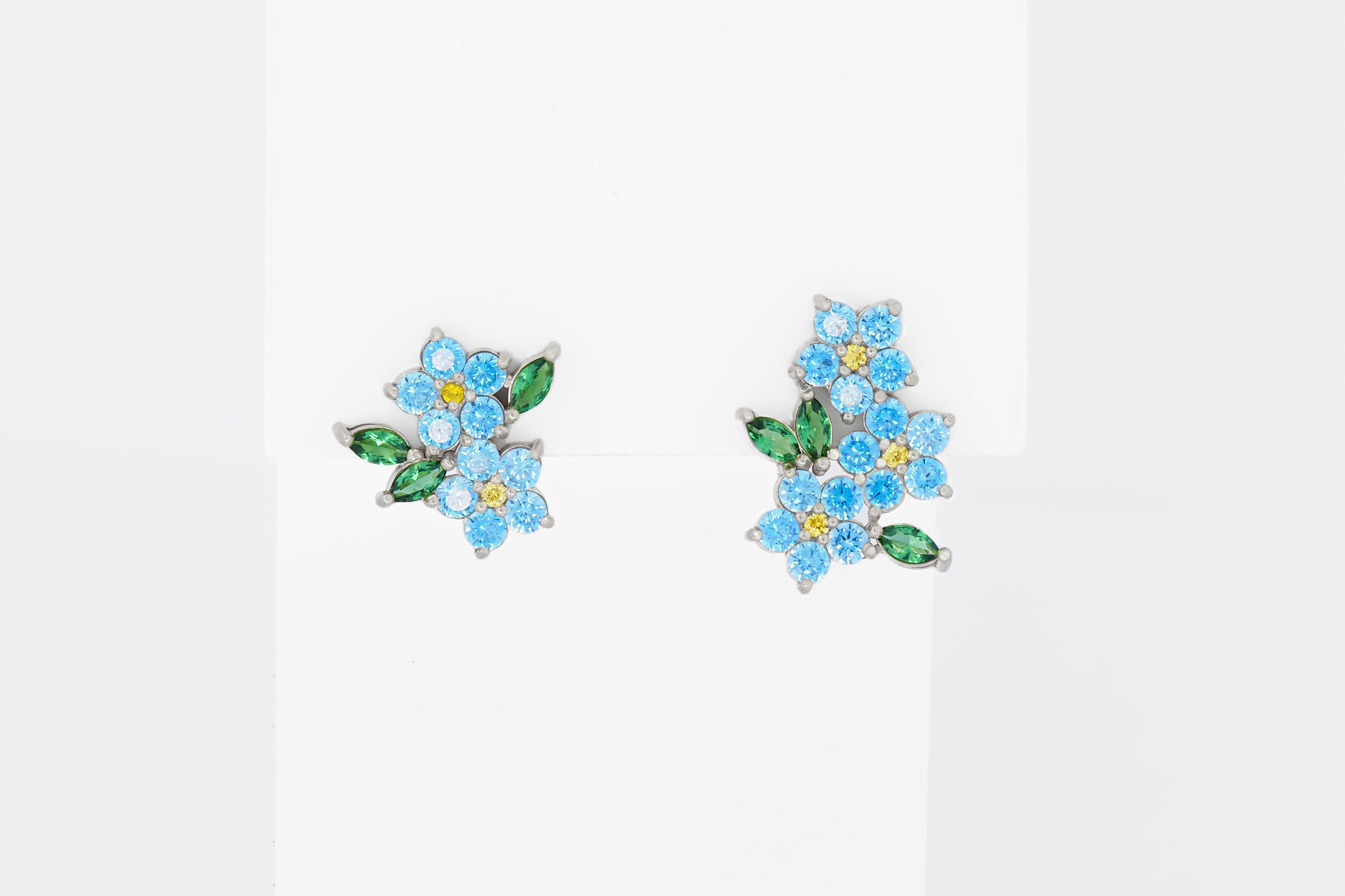 Ungleiche Blumenohrringe mit farbigen Edelsteinen in 14k Gold. im Zustand „Neu“ im Angebot in Istanbul, TR