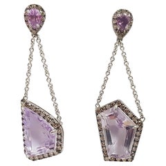 Ohrringe aus 18 Karat Weißgold mit rosa Amethysten, rosa Saphiren und braunen Diamanten