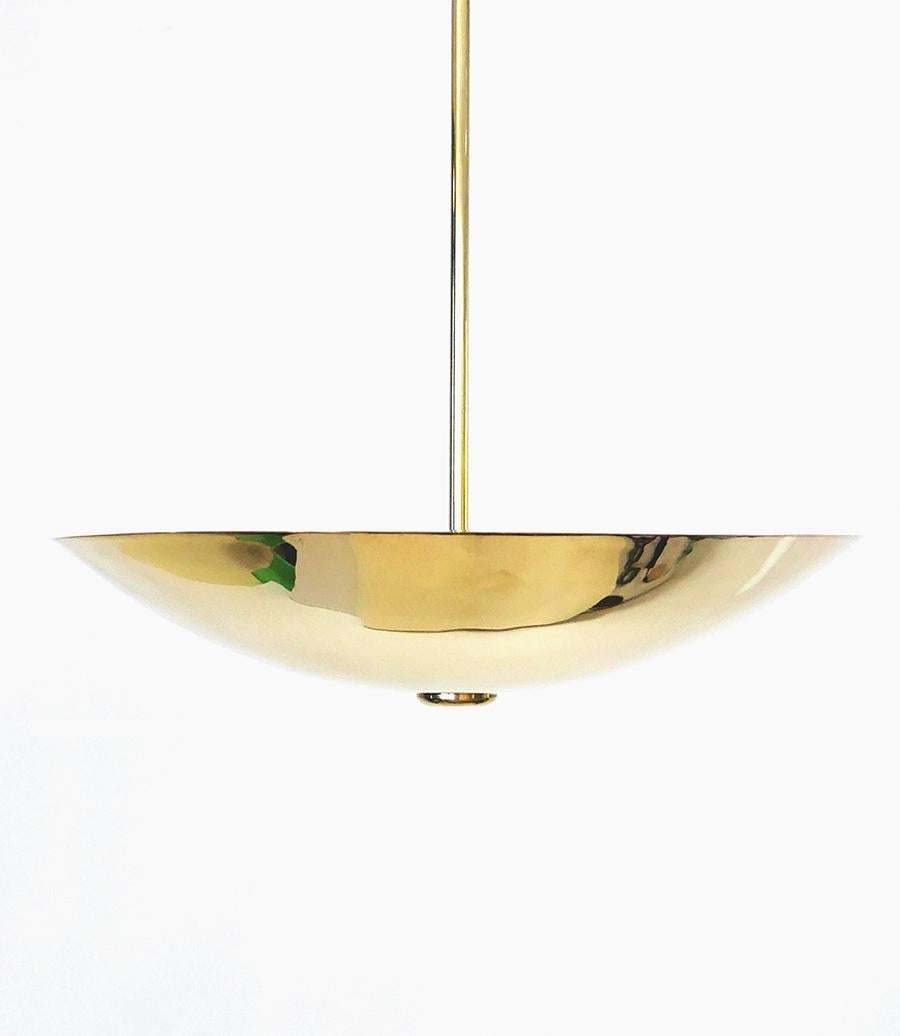 MISO è realizzato in ottone massiccio filato a mano e nasconde un LED per un'illuminazione soffusa.
Rifinito e assemblato a mano. 
Disponibile anche in acciaio senza saldatura.

Il MISO può essere realizzato anche in versione