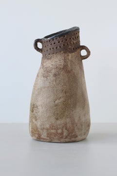 Miss Brown Vase by Eguzkiñe Egaña