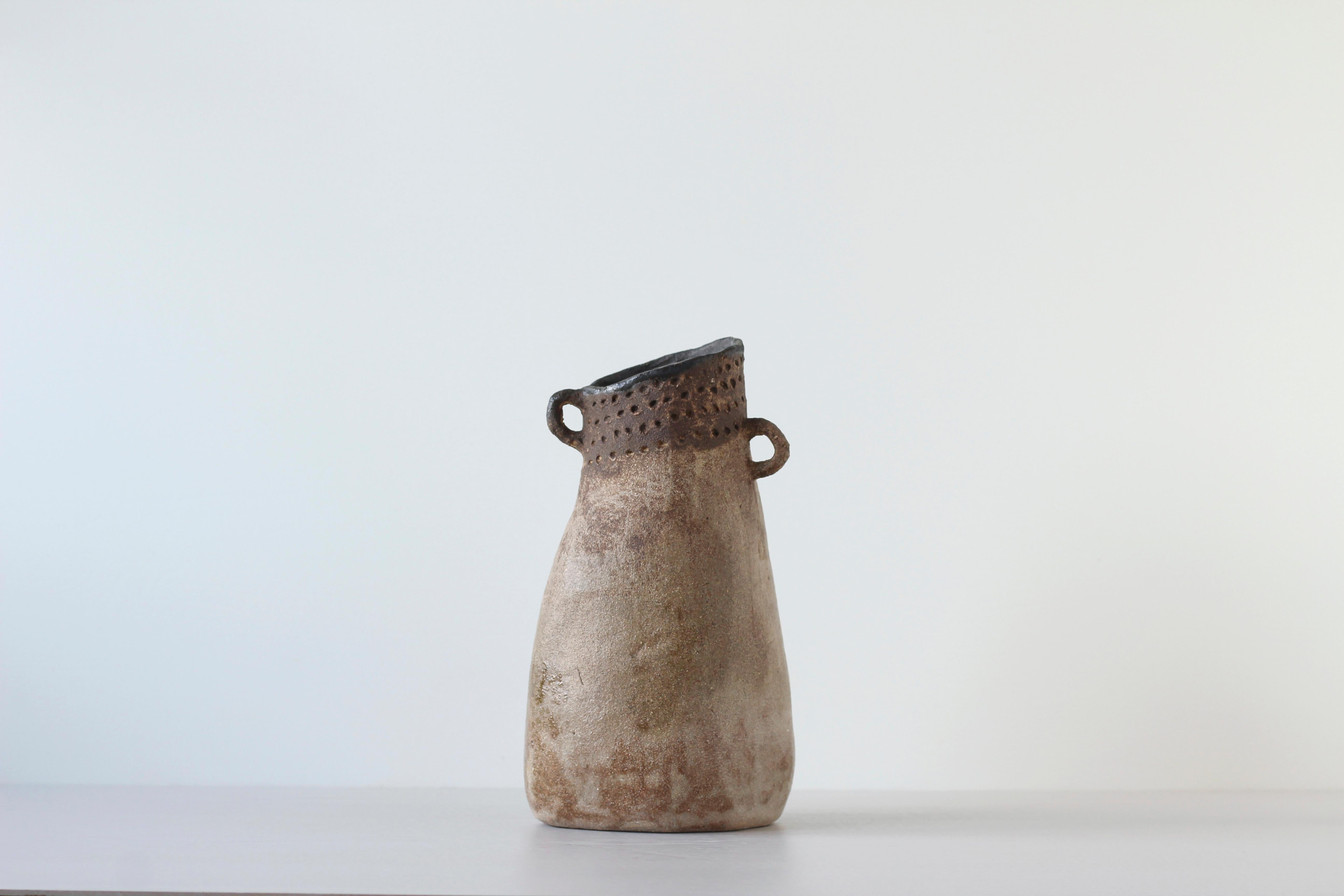 Miss Brown Vase by Eguzkiñe Egaña In New Condition For Sale In Geneve, CH