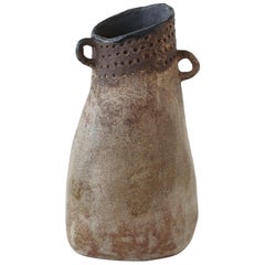 Miss Brown Vase by Eguzkiñe Egaña